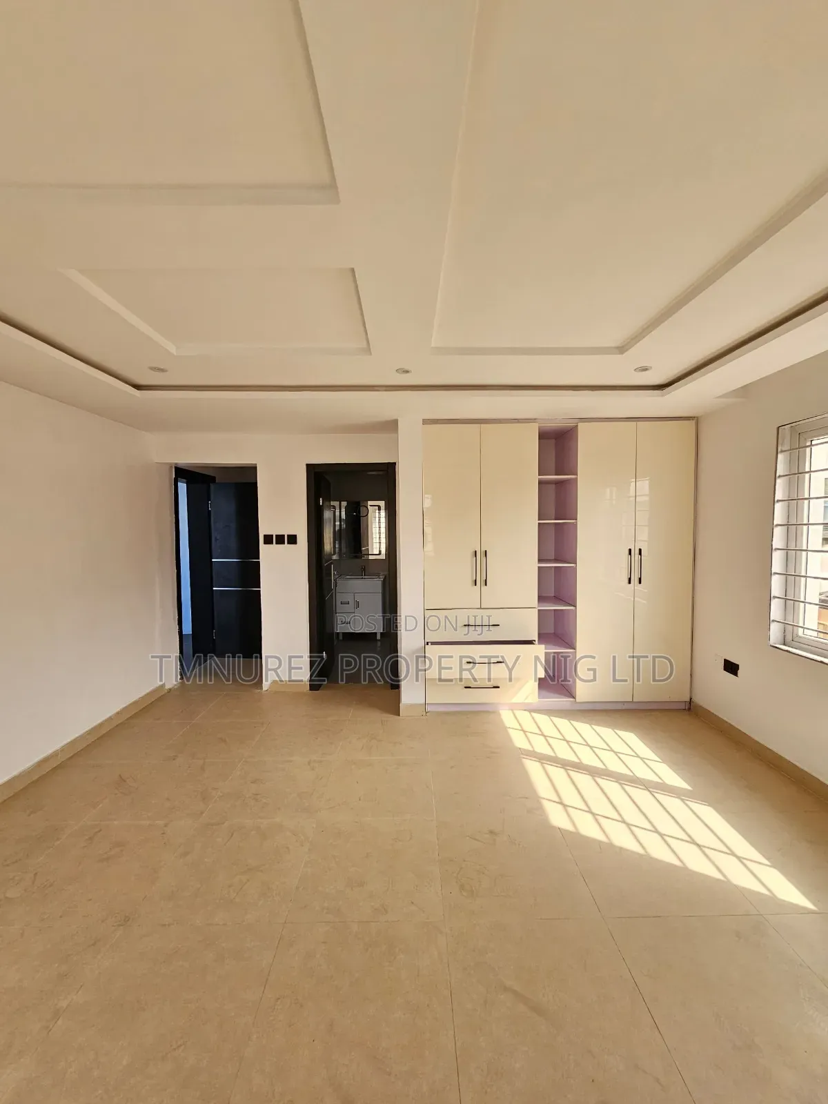 3bdrm Apartment in Lekki Phase1 for sale