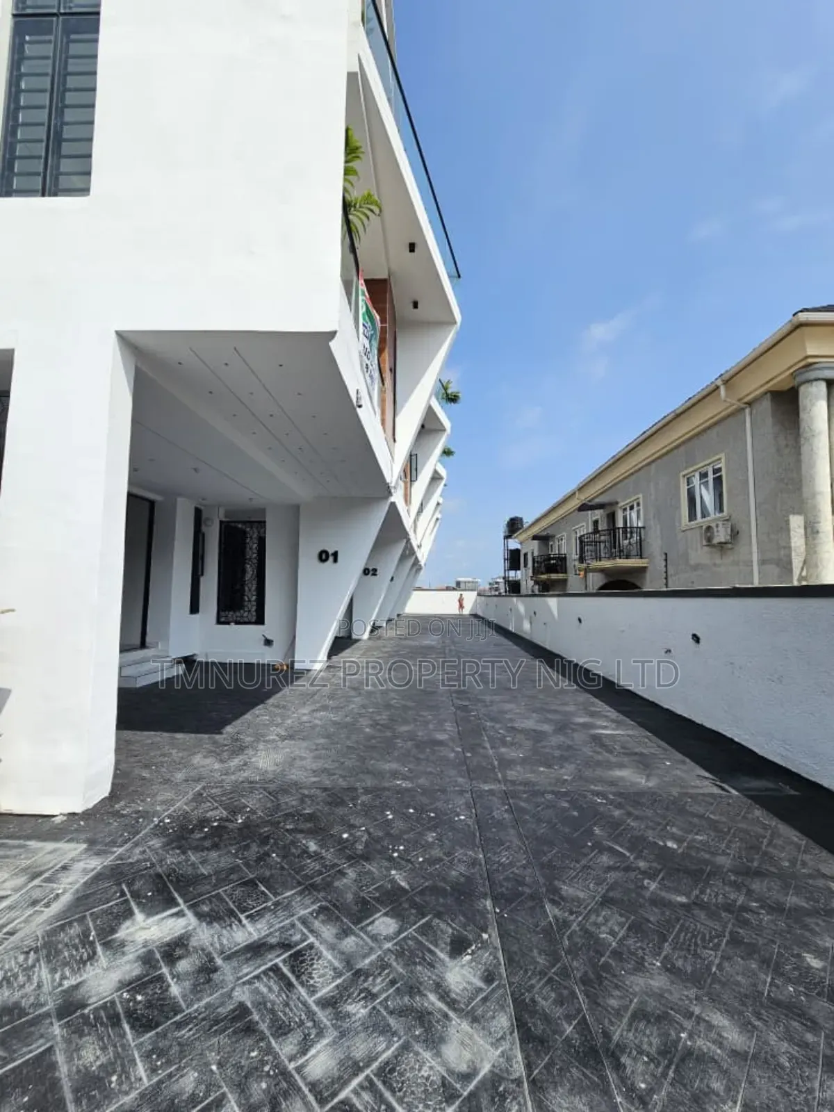 4bdrm Duplex in Orchild In An Estate, Chevron for sale