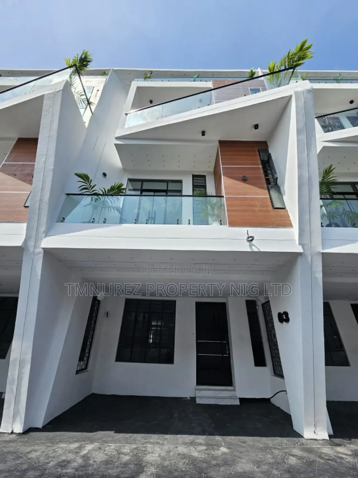 4bdrm Duplex in Orchild In An Estate, Chevron for sale