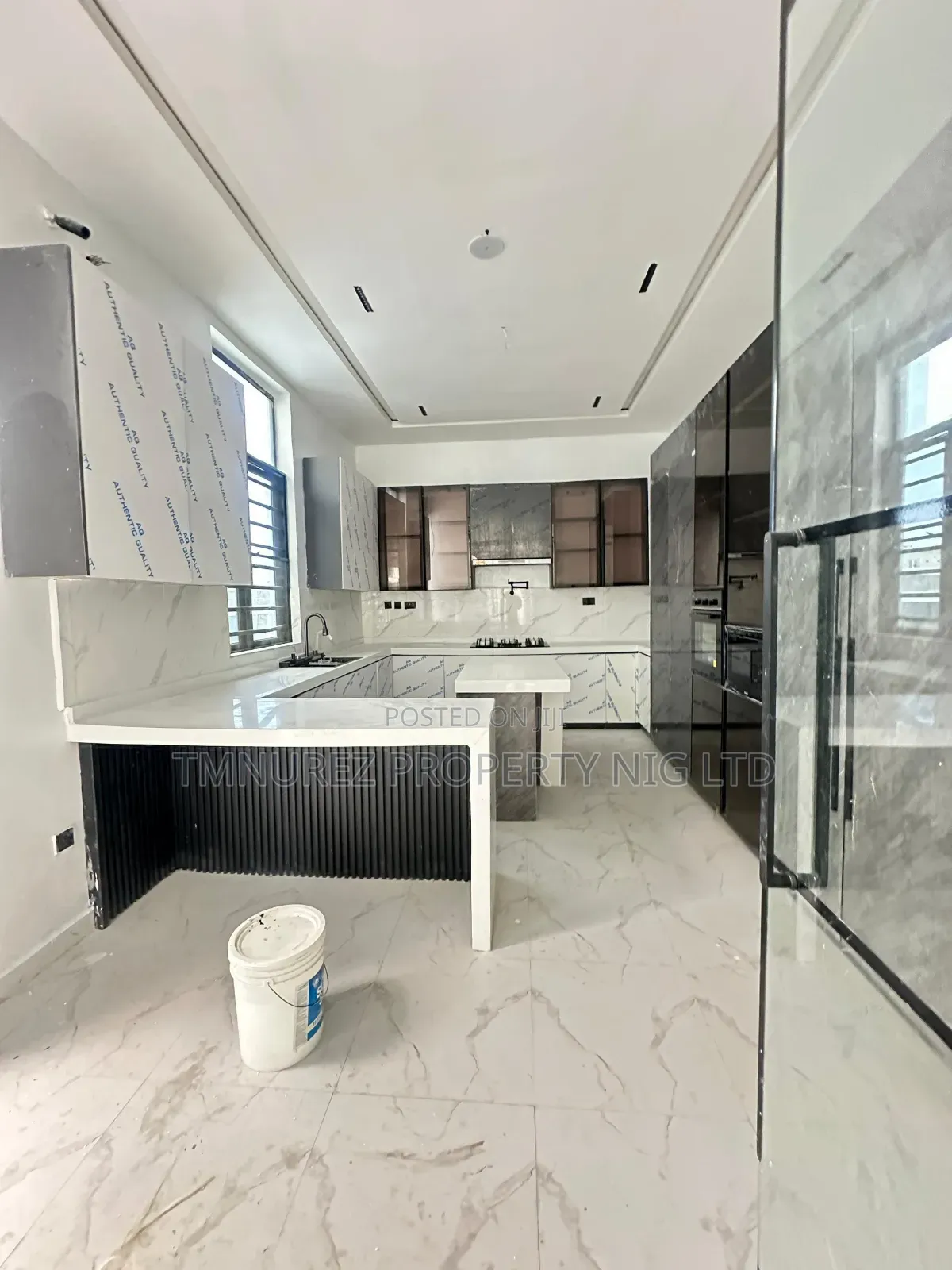 4bdrm Duplex in Dpk, Chevron for sale