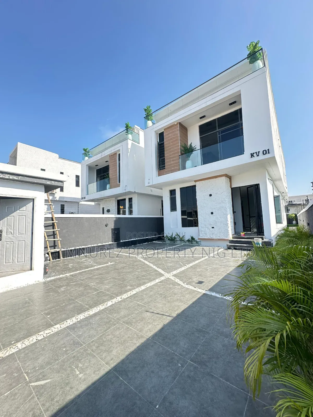 4bdrm Duplex in Dpk, Chevron for sale