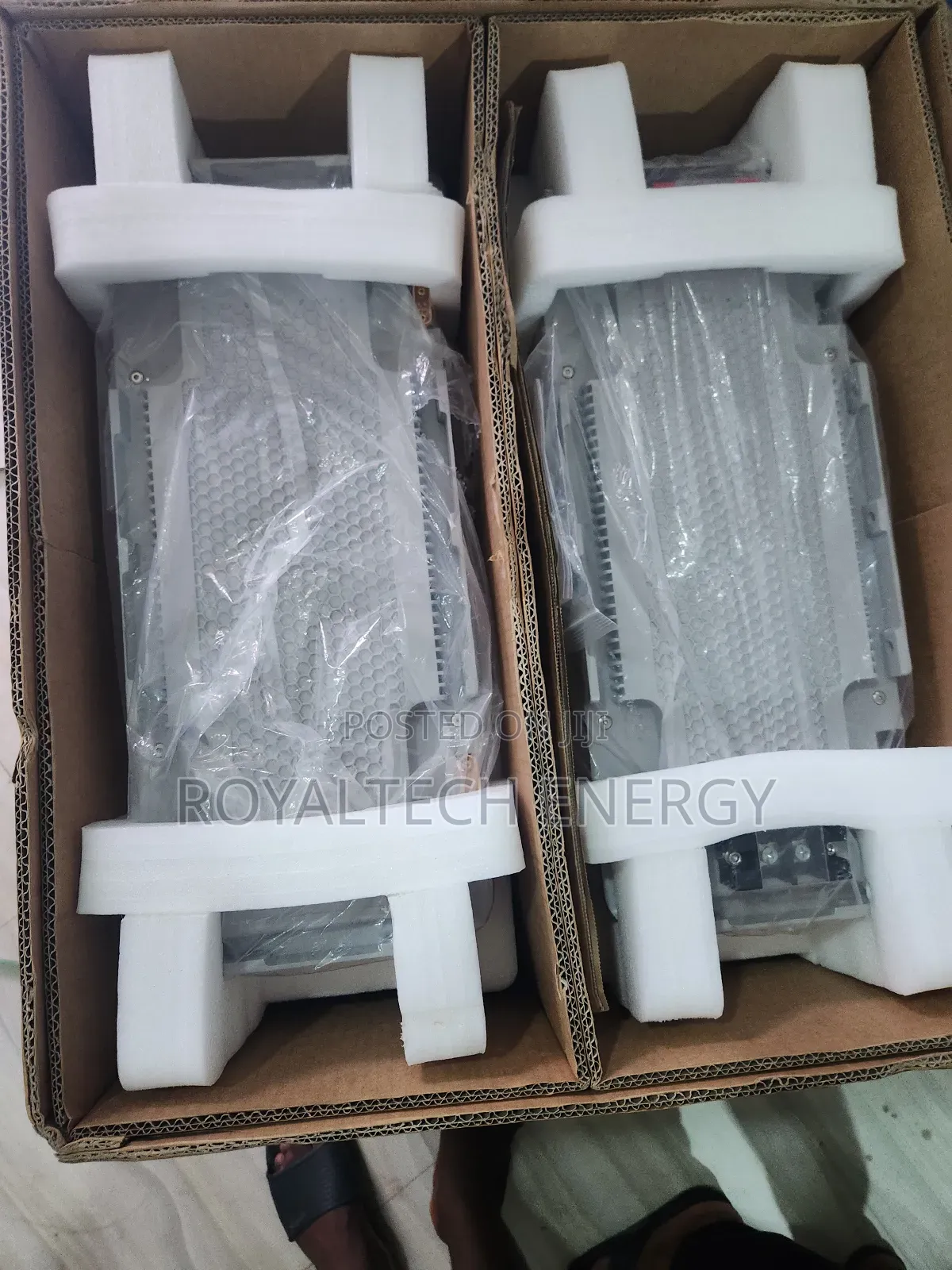 Blue Carbon Icon Lithium Solar Battery 12.5kwh 51.2v