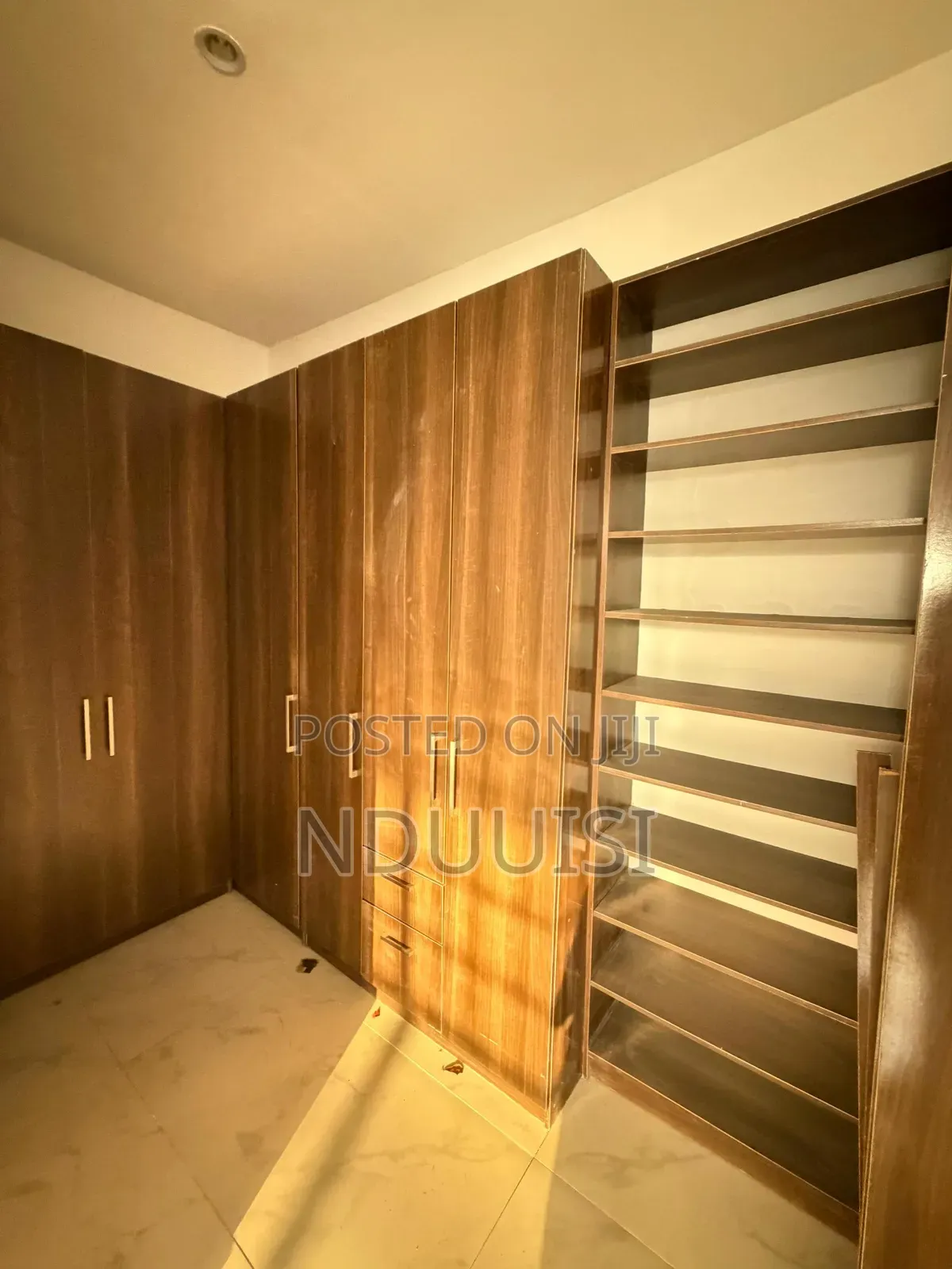 5bdrm Duplex in Ologolo for sale
