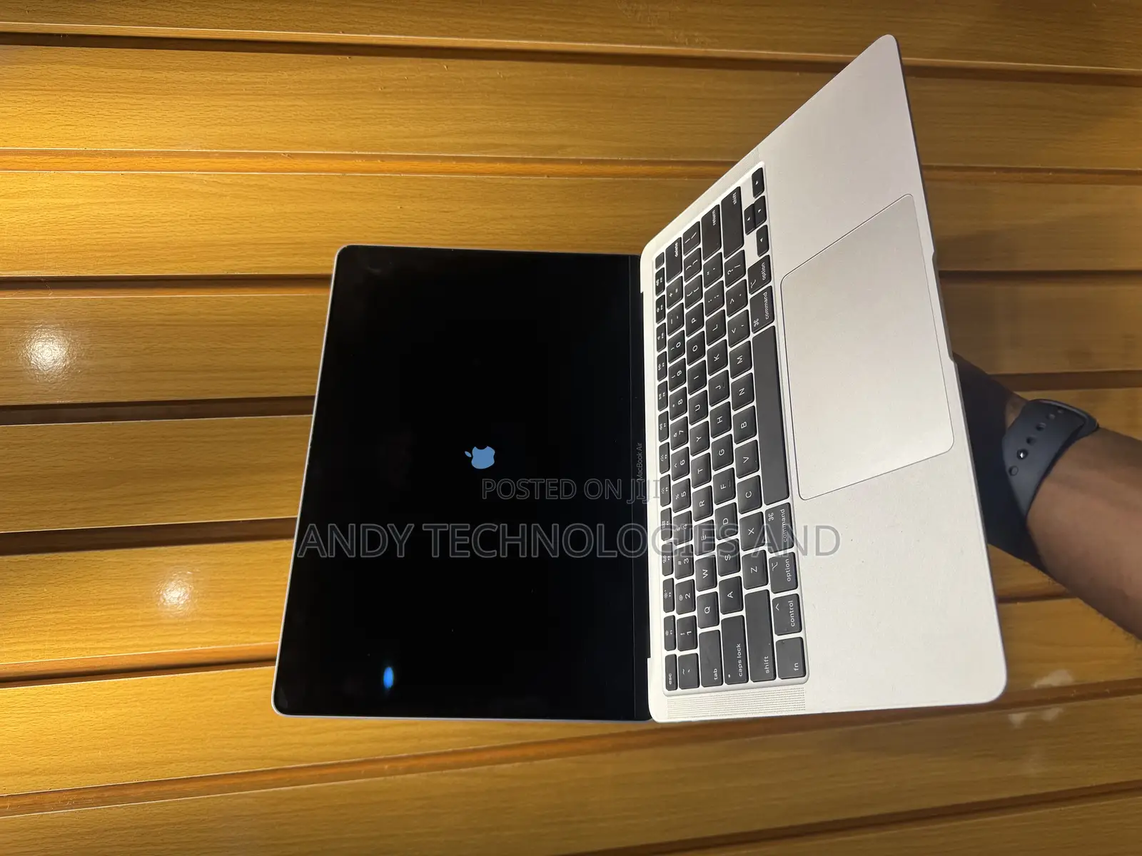 Laptop Apple MacBook Air 2020 8GB Intel Core I3 HDD+SSD 256GB