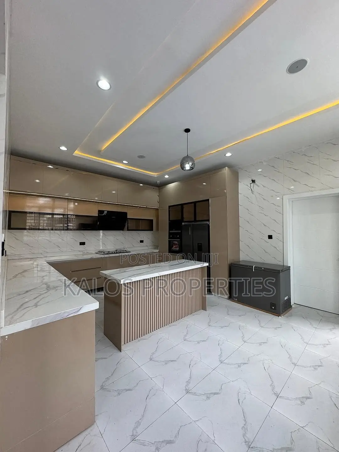 5bdrm Duplex in Mega Mound Housing, Ikota for sale