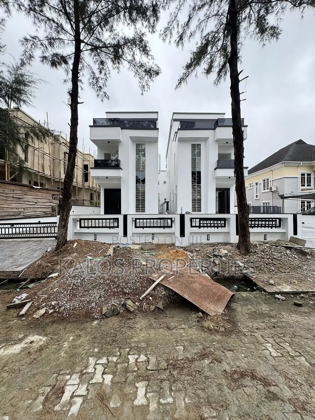 5bdrm Duplex in Mega Mound Housing, Ikota for sale