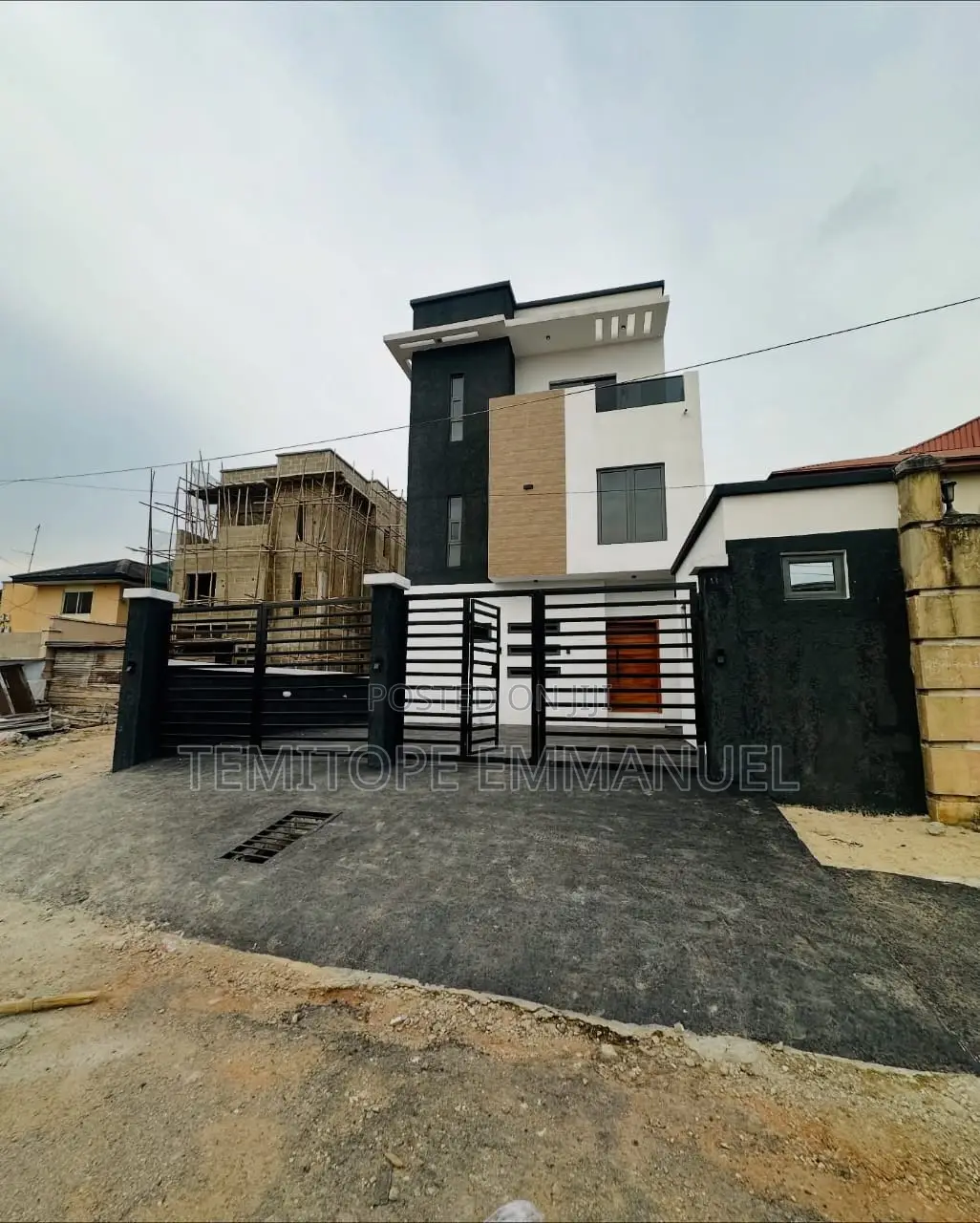 Furnished 5bdrm Duplex in Gbagada, Lagos for sale