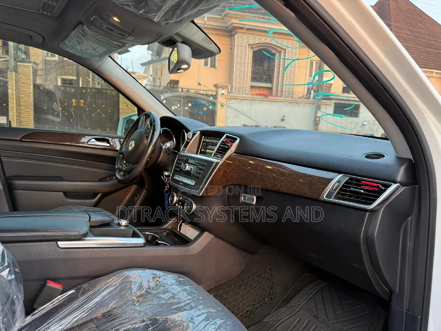 Mercedes-Benz M Class ML350 4MATIC 4dr SUV AWD (3.5L 6cyl 7A) 2014