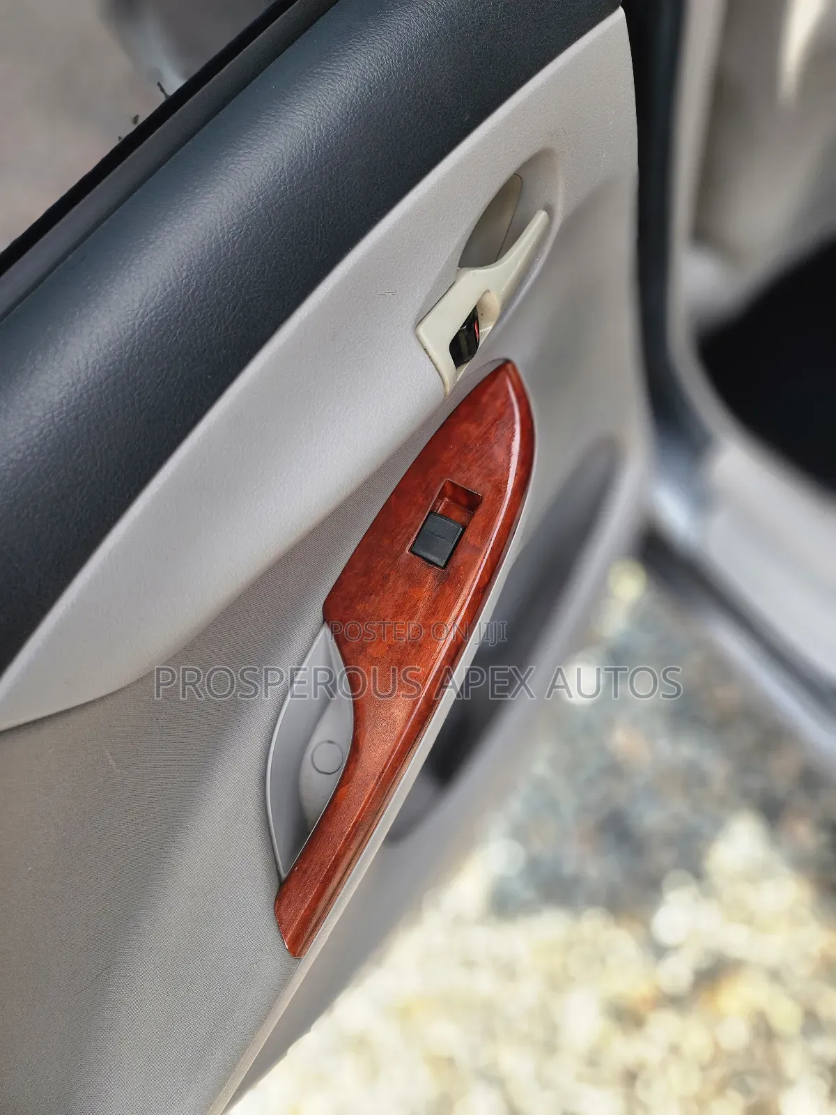 Toyota Corolla LE 4dr Sedan (1.8L 4cyl 4A) 2011 Gray