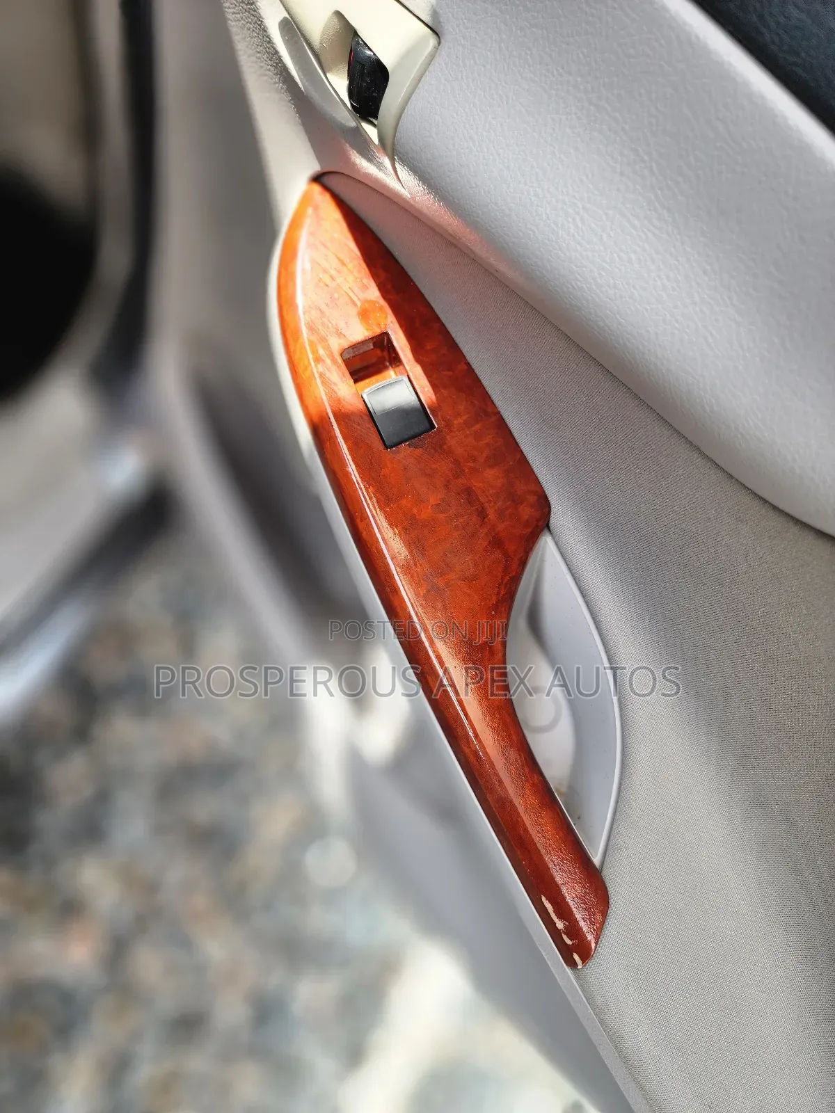 Toyota Corolla LE 4dr Sedan (1.8L 4cyl 4A) 2011 Gray