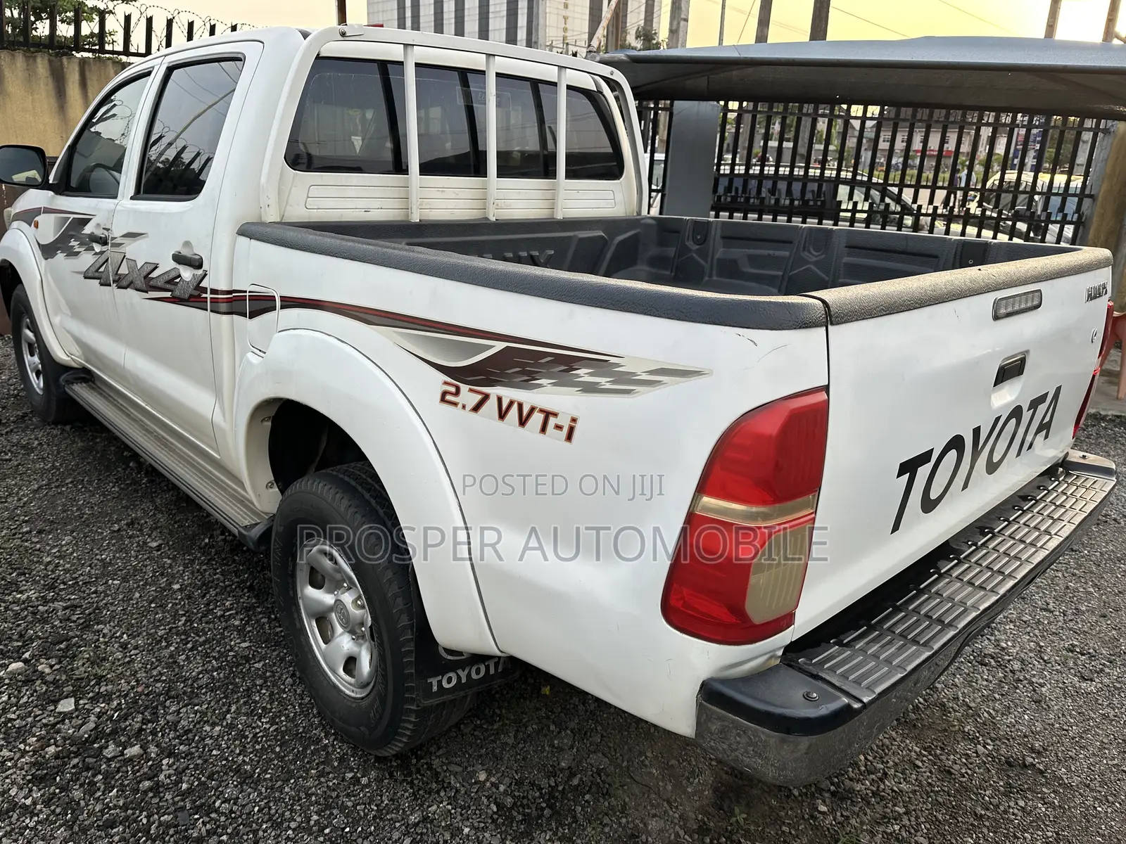 Toyota Hilux SR5 4x4 2015 White