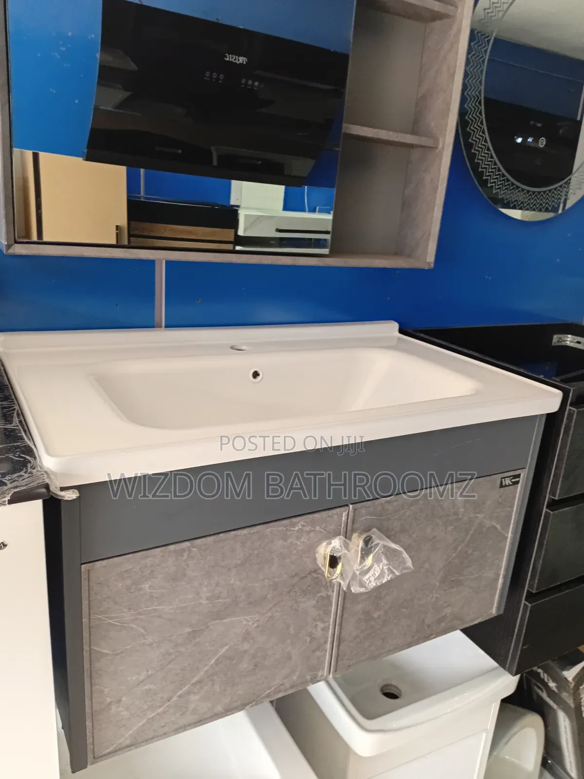 Cabinet Basin With Mirror
