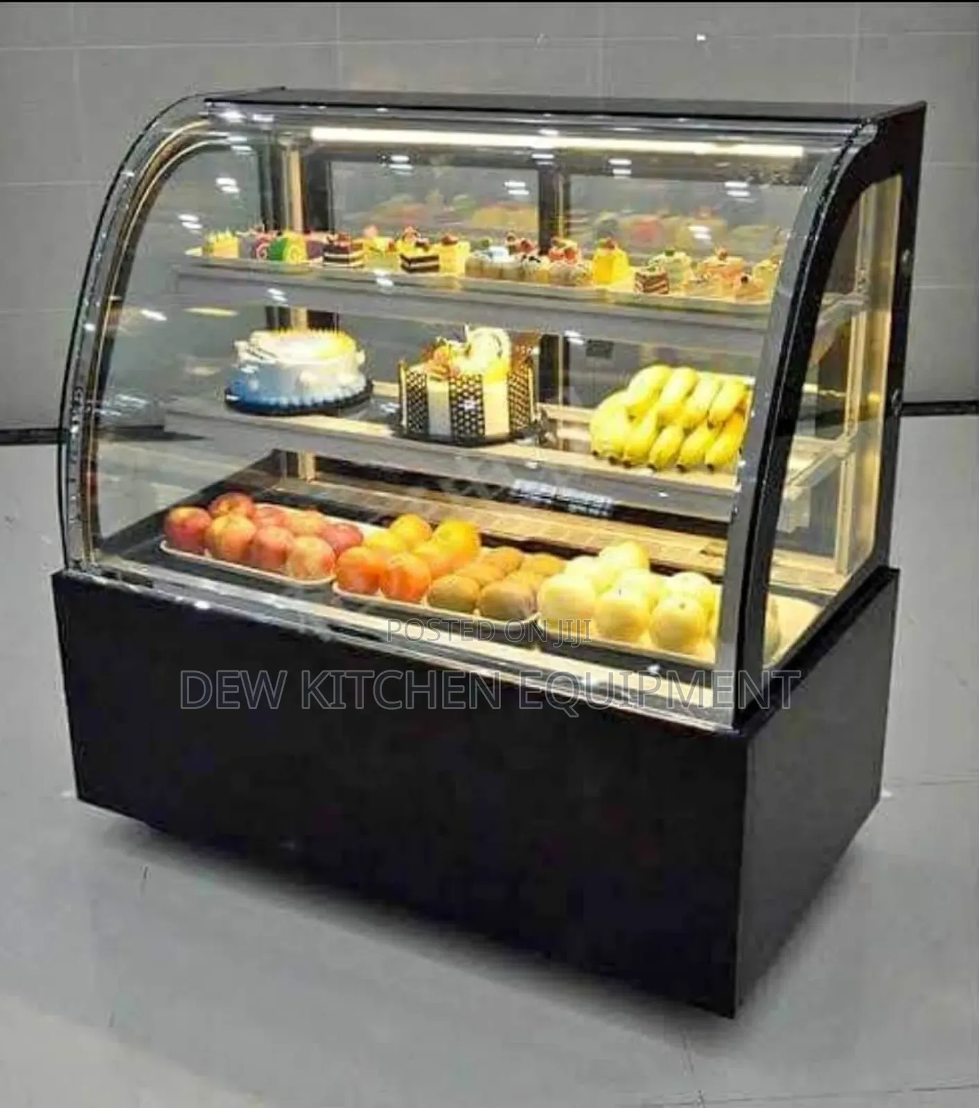 4ft Curve Glass Cake Display