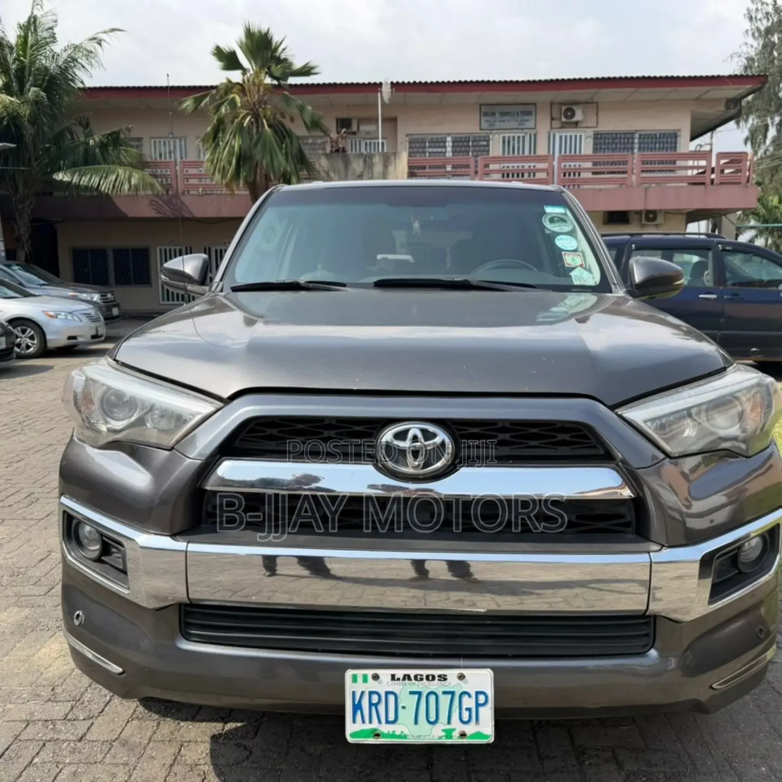 Toyota 4-Runner Limited 4WD 2011 Gray