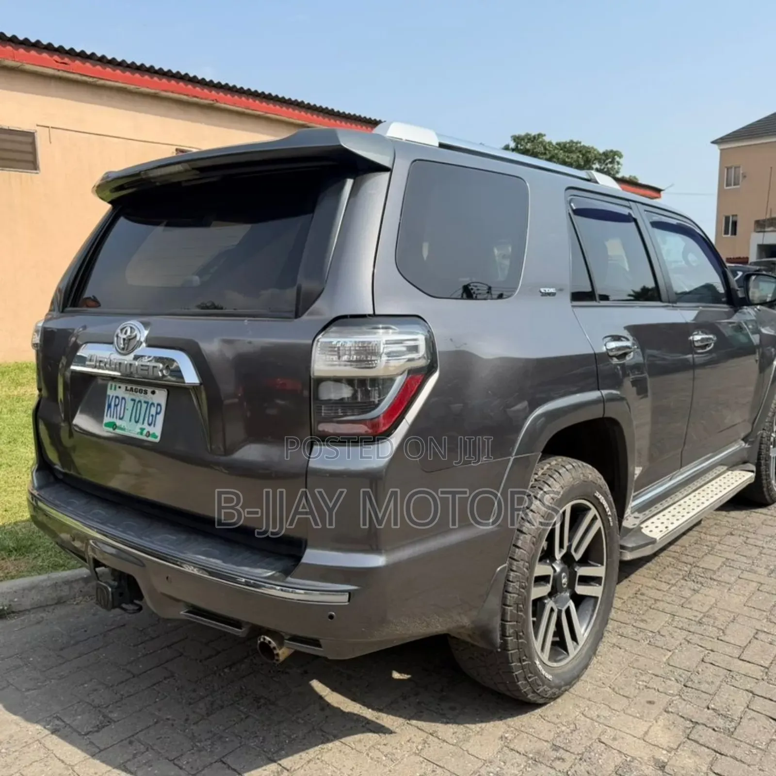 Toyota 4-Runner Limited 4WD 2011 Gray