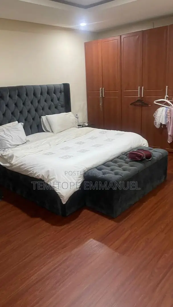 Furnished 3bdrm Apartment in Off Banana Island for sale
