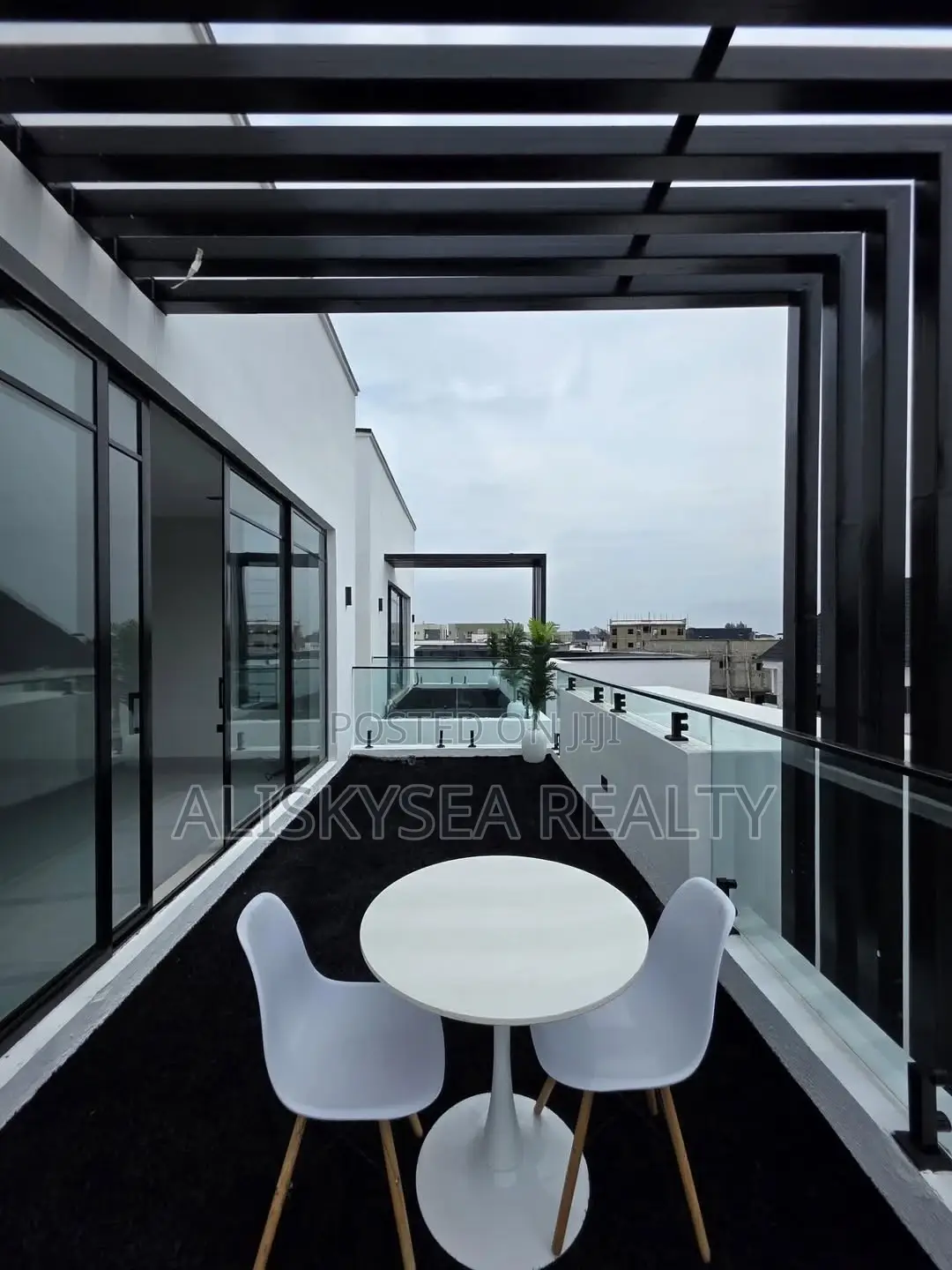5bdrm Duplex in Lekki Phase 2 for sale