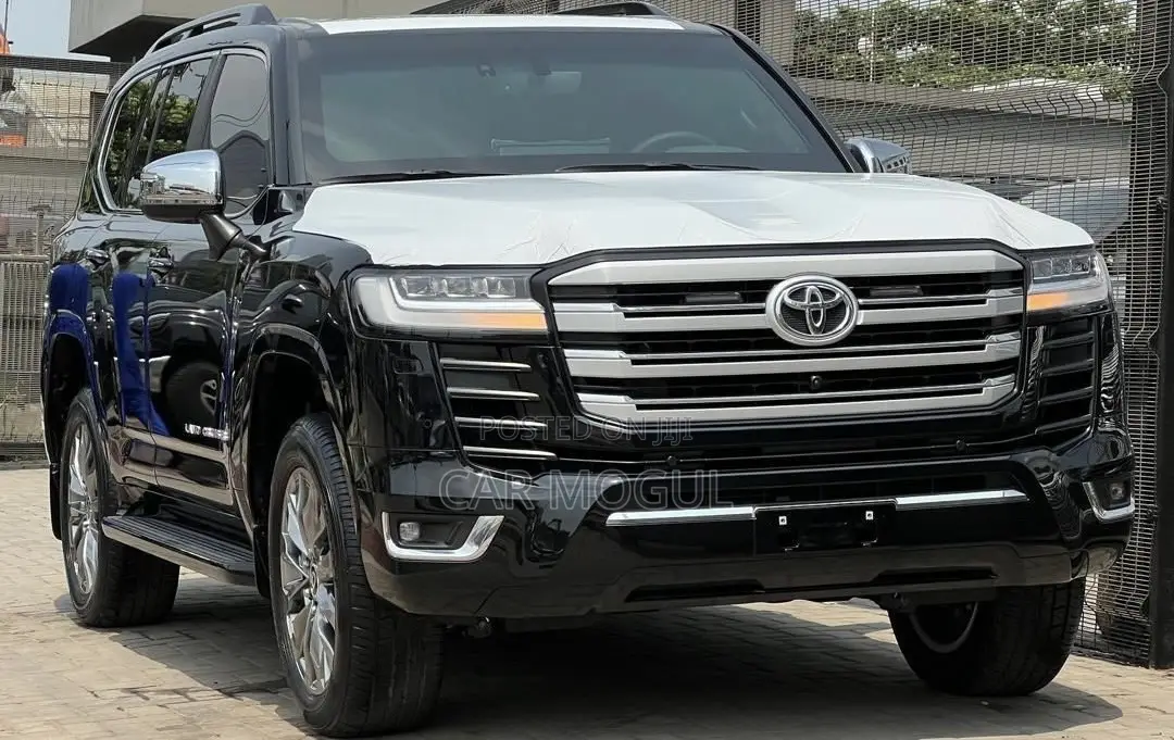 New Toyota Land Cruiser LC300 2025 Black