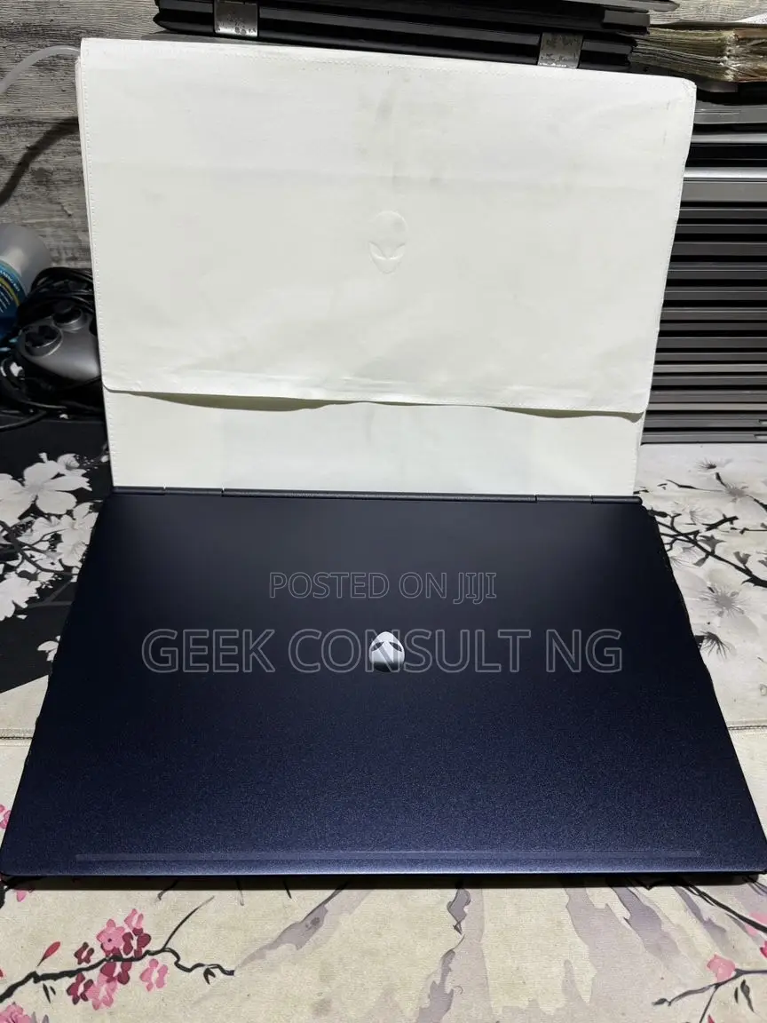 New Laptop Dell Alienware 16 Aurora 16GB Intel Core 7 SSD 1T