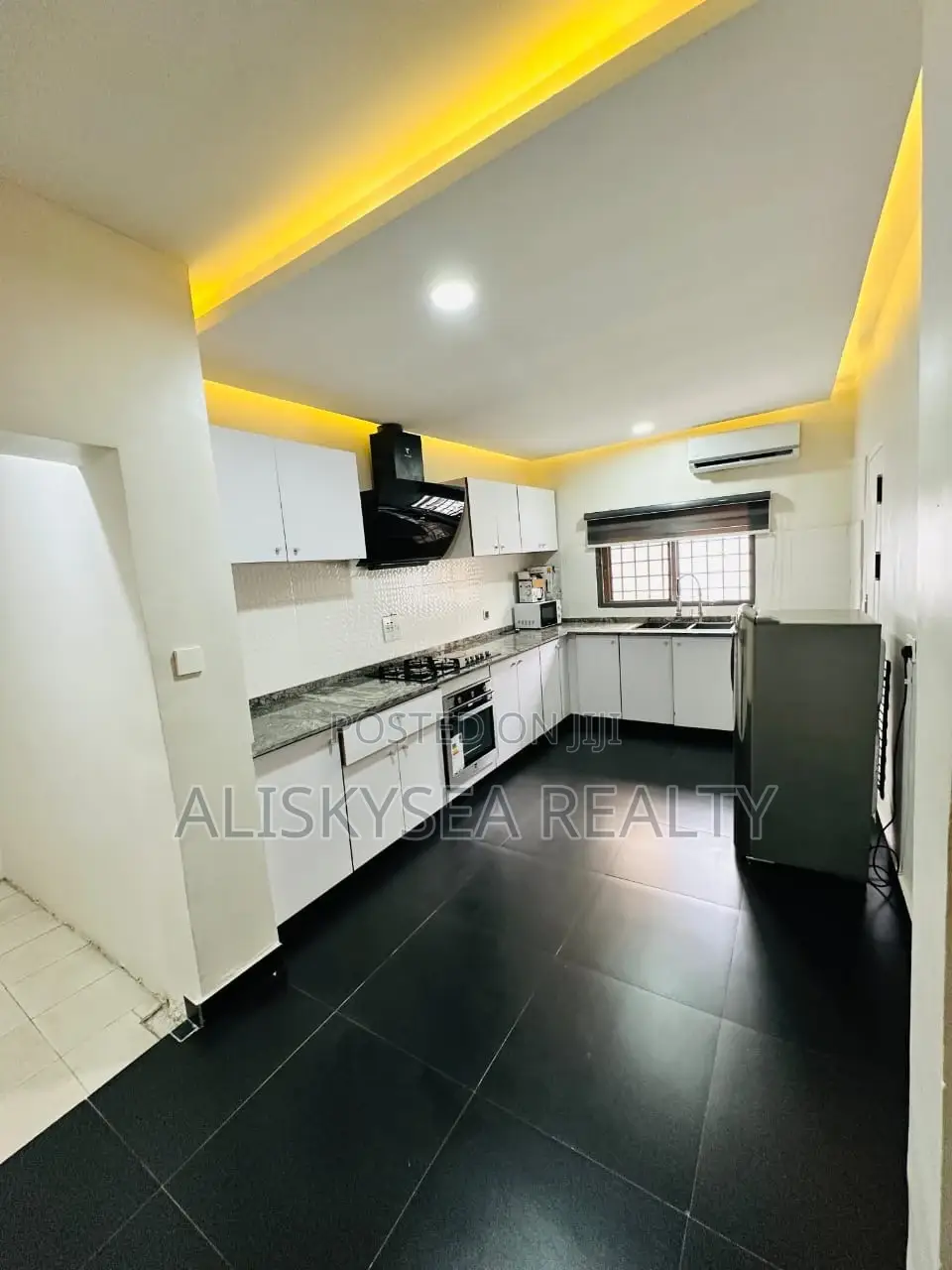 Luxury 3bedroom Victoria Island