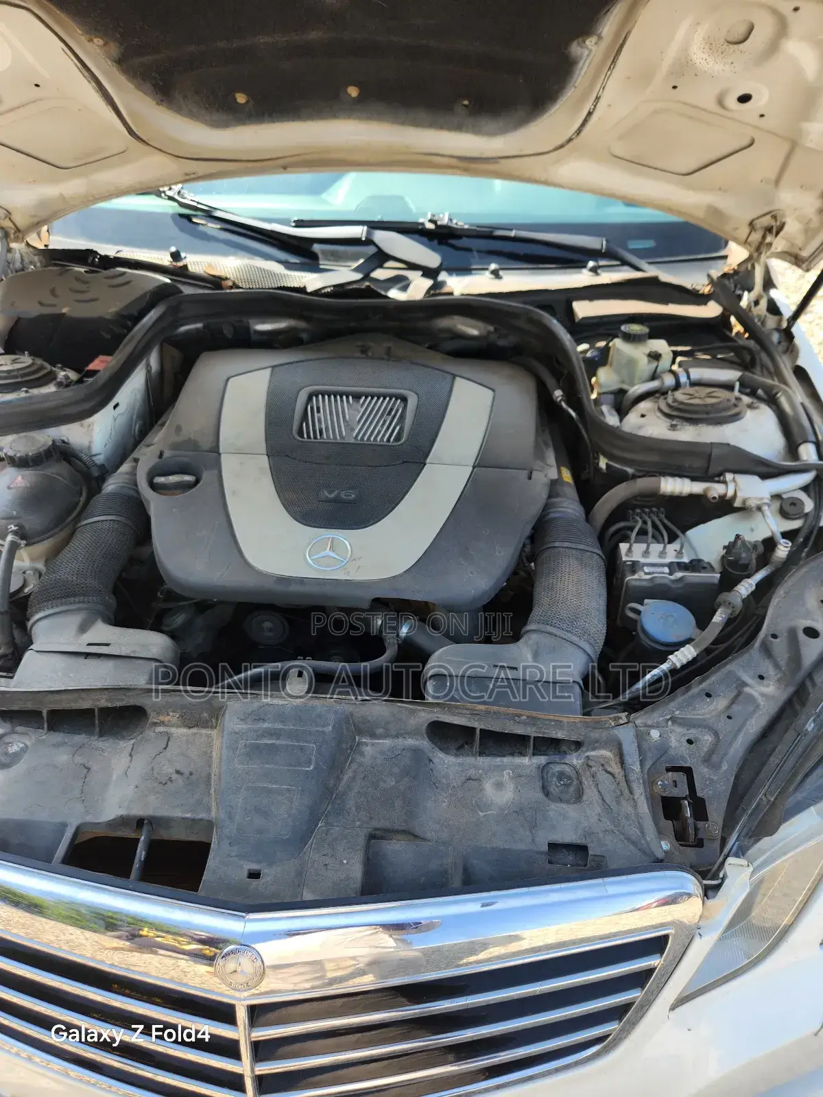 Mercedes-Benz E350 Base 4Matic Sedan AWD (3.5L 6cyl 7A) 2011 Off white