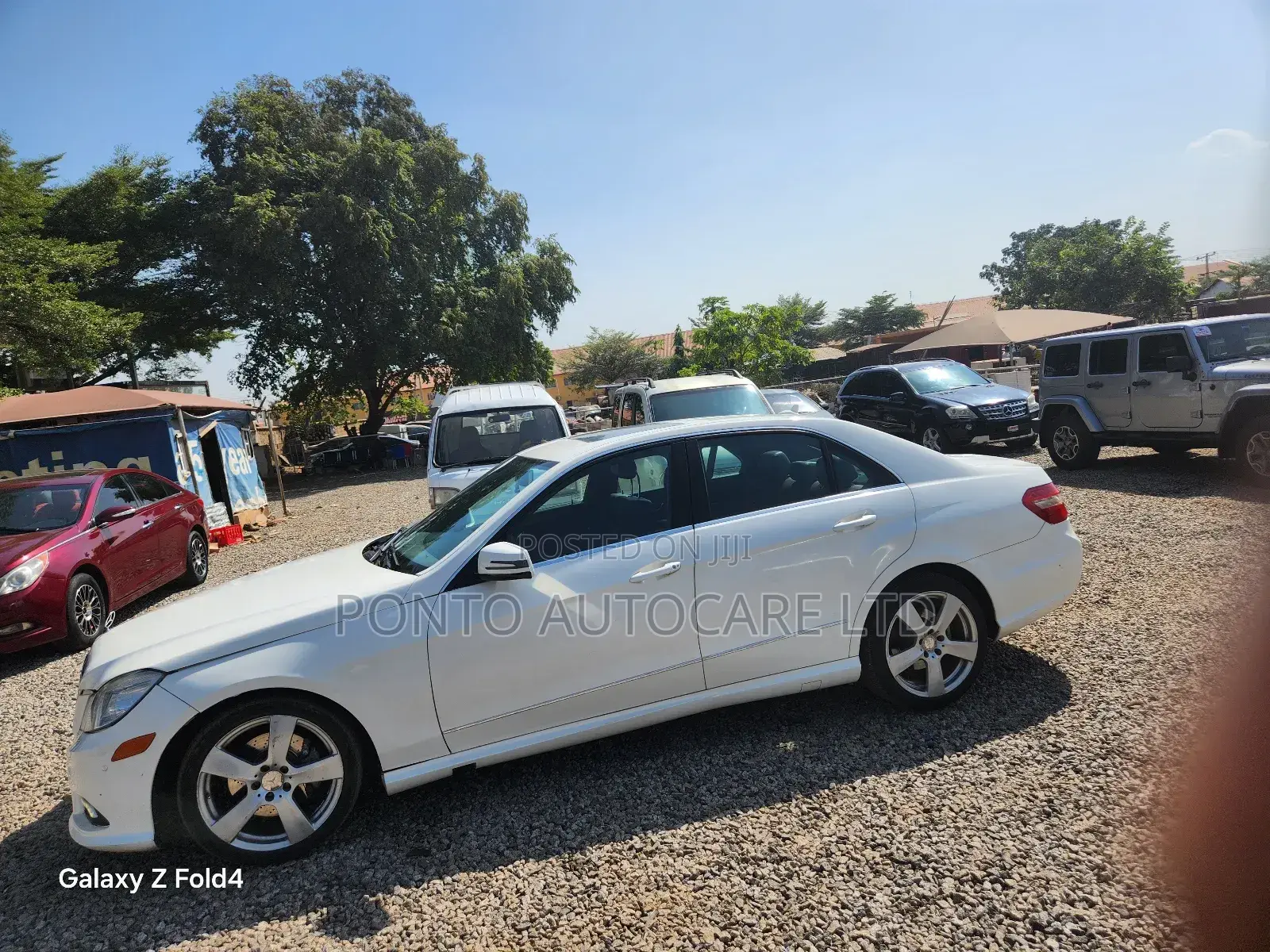 Mercedes-Benz E350 Base 4Matic Sedan AWD (3.5L 6cyl 7A) 2011 Off white