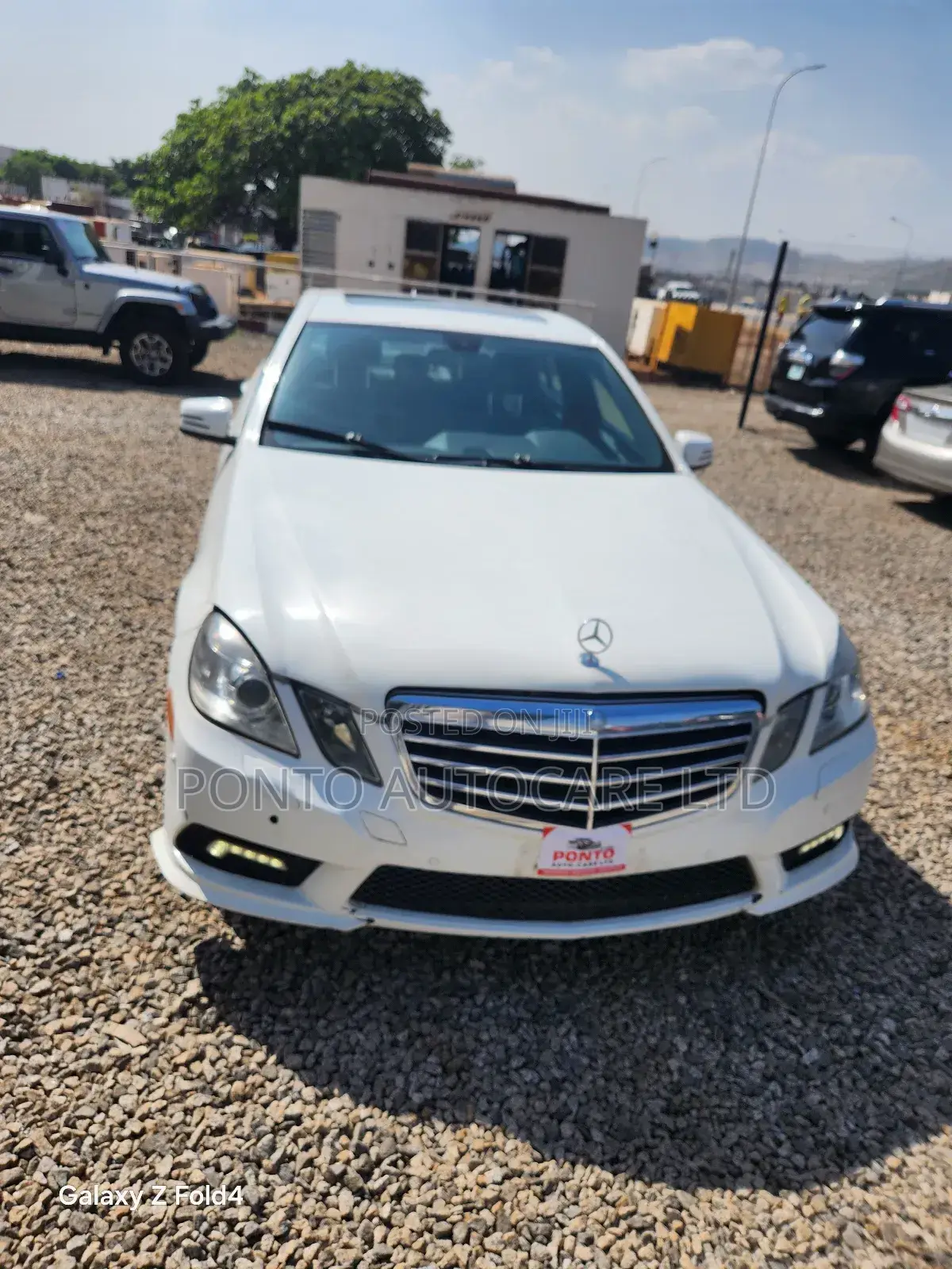 Mercedes-Benz E350 Base 4Matic Sedan AWD (3.5L 6cyl 7A) 2011 Off white