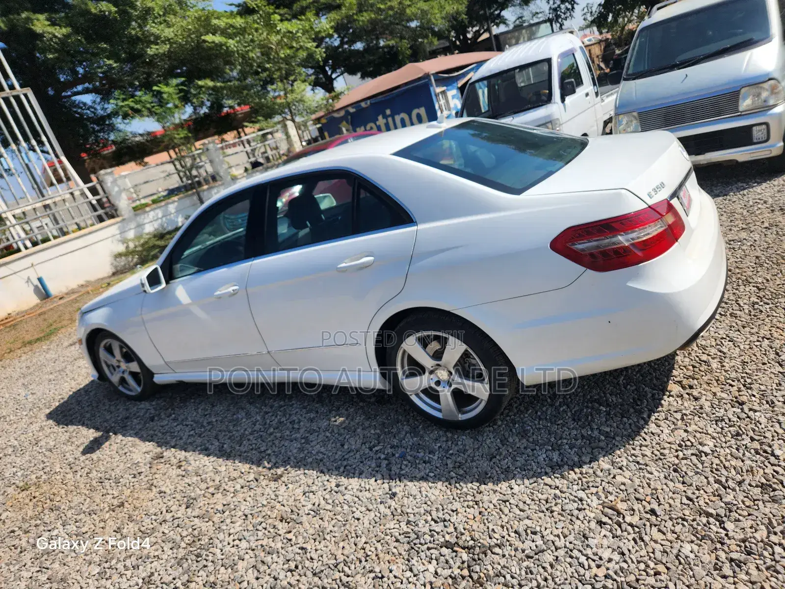 Mercedes-Benz E350 Base 4Matic Sedan AWD (3.5L 6cyl 7A) 2011 Off white