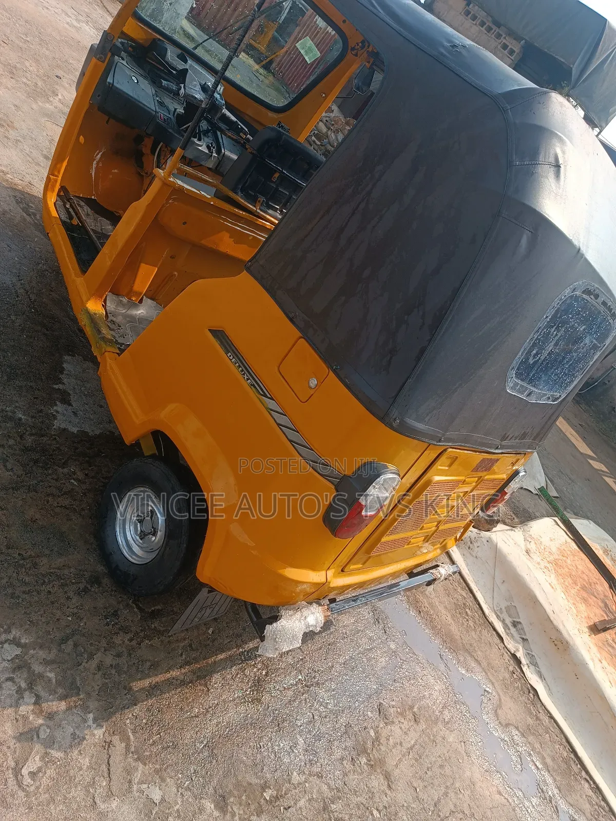 TVS King Cargo 2022 Yellow
