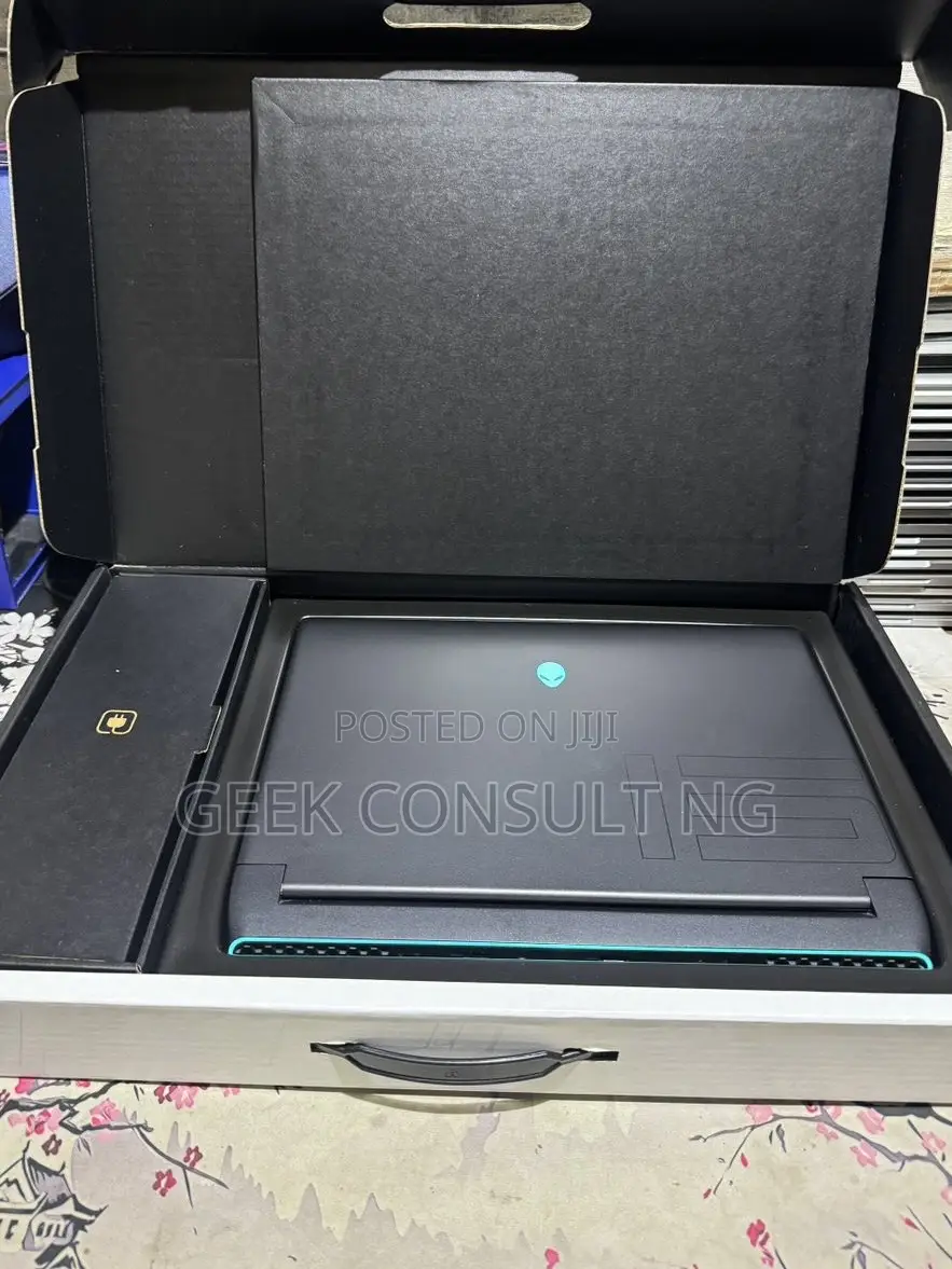 Laptop Dell Allenware M15 R5 16GB AMD Ryzen 7 SSD 512GB