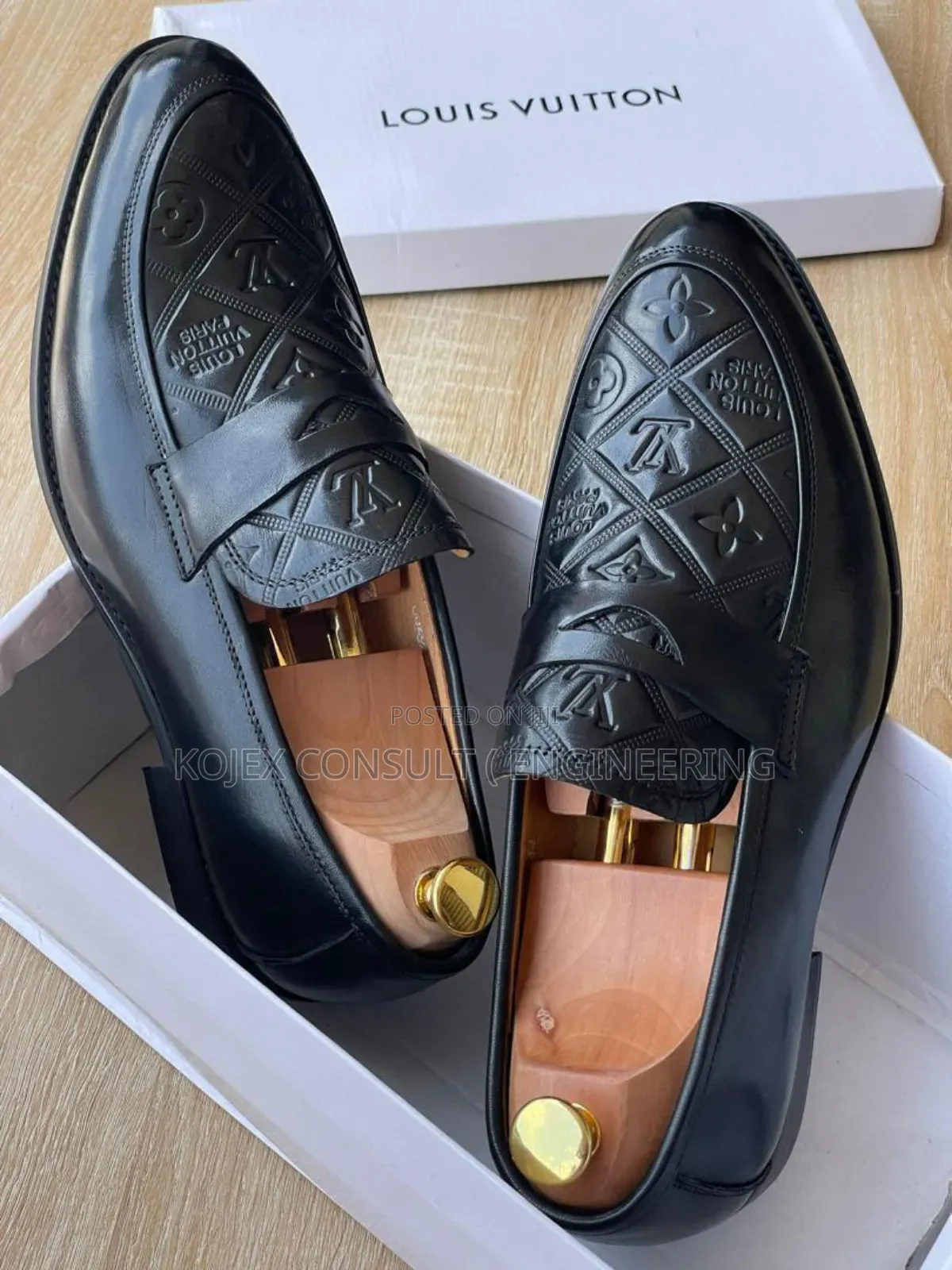 Salvatore Ferragamo Luxury Flat Shoes