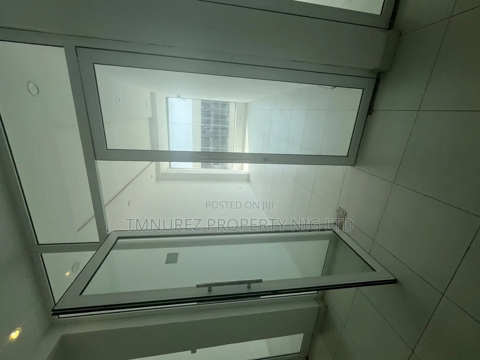 Shop Showroom Space to Let
