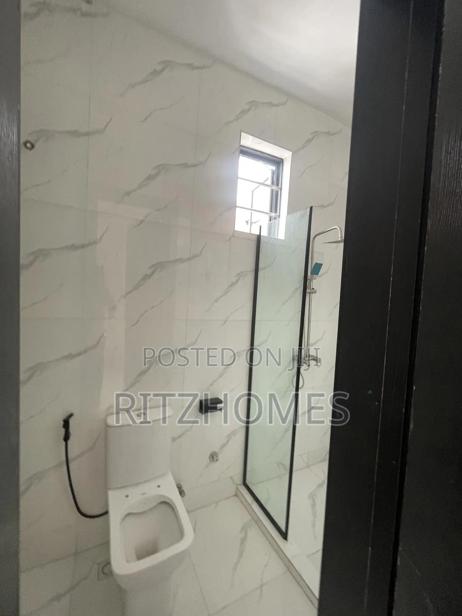 3bdrm Duplex in Ikota for sale