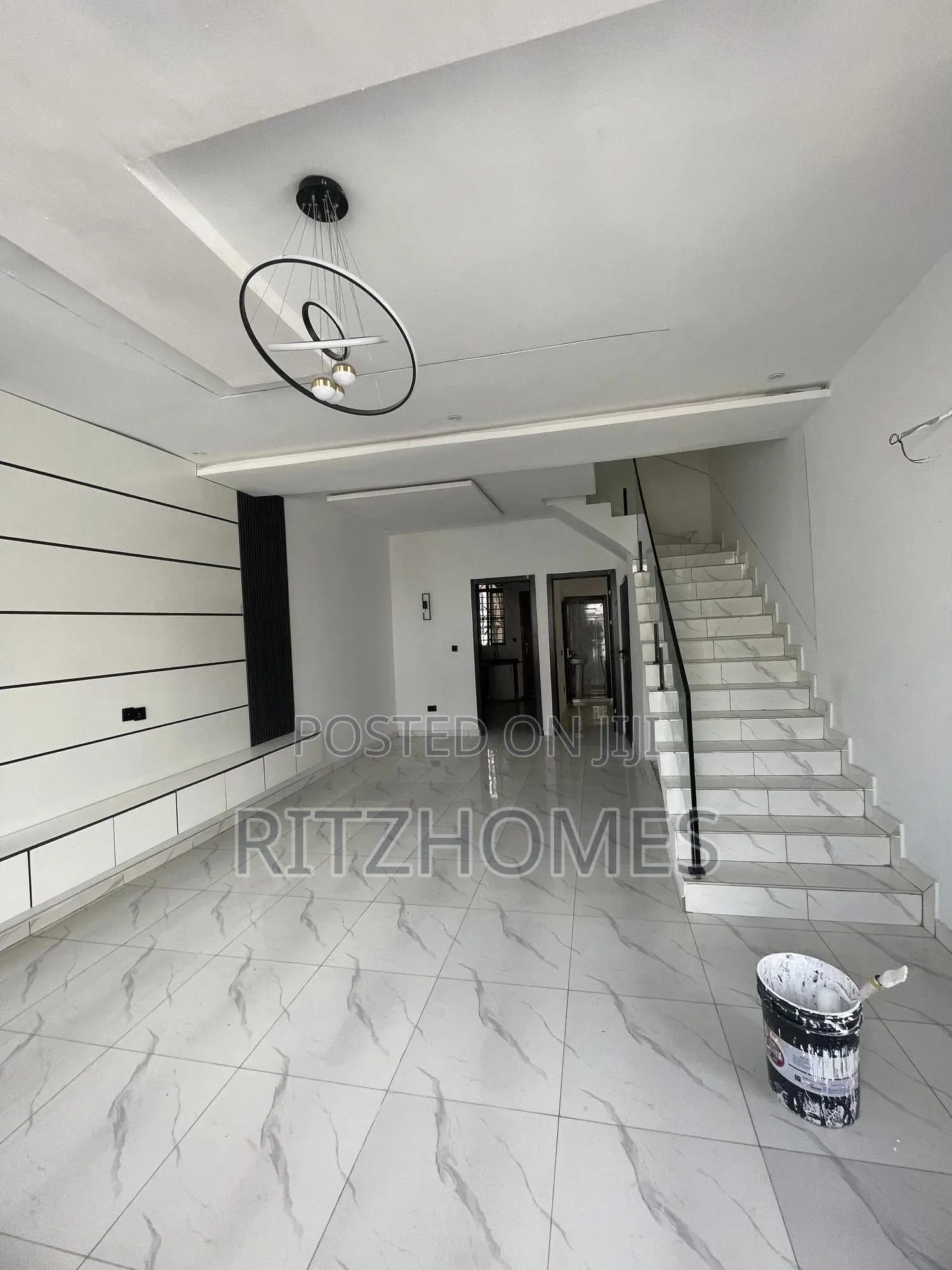 3bdrm Duplex in Ikota for sale