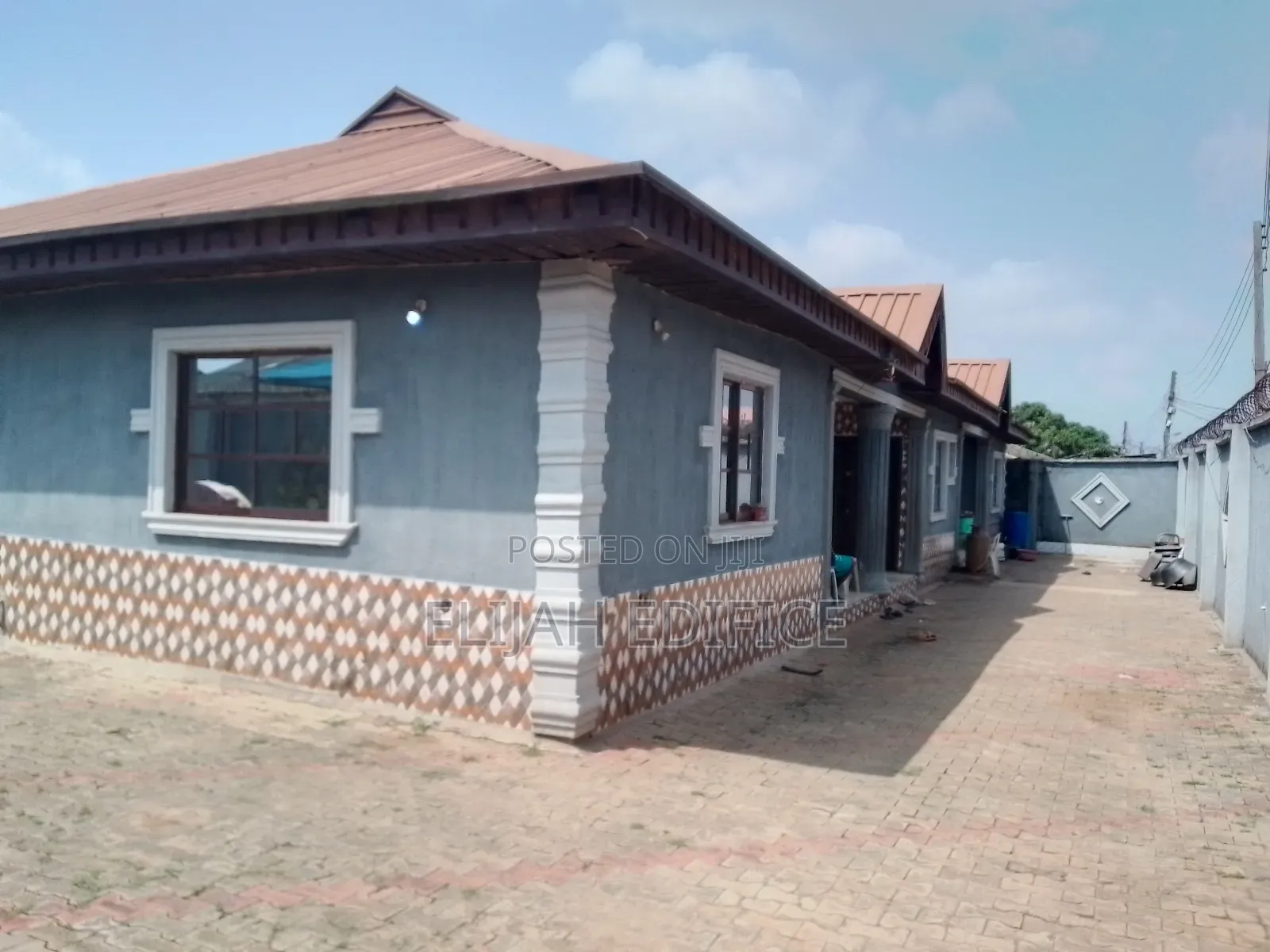 Furnished 5bdrm Bungalow in Omitoro, Ijede / Ikorodu for sale