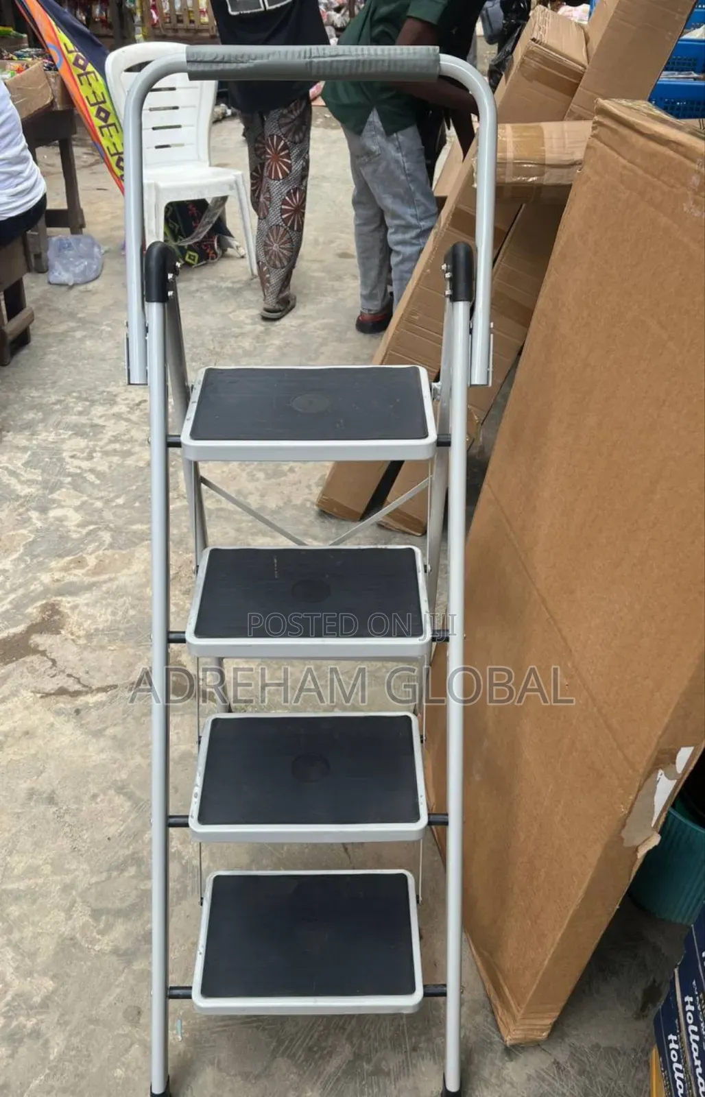 Foldable 4 Steps Big Size Heavy Weight Ladder
Available in 3 5 Step