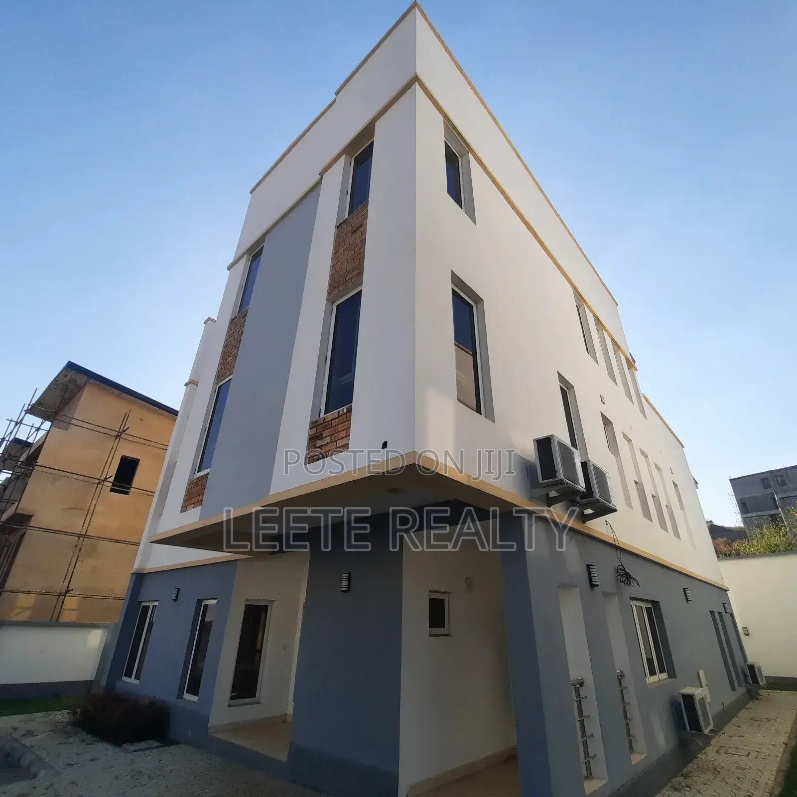 4bdrm Duplex in Palm Spring Estate, Maitama for sale