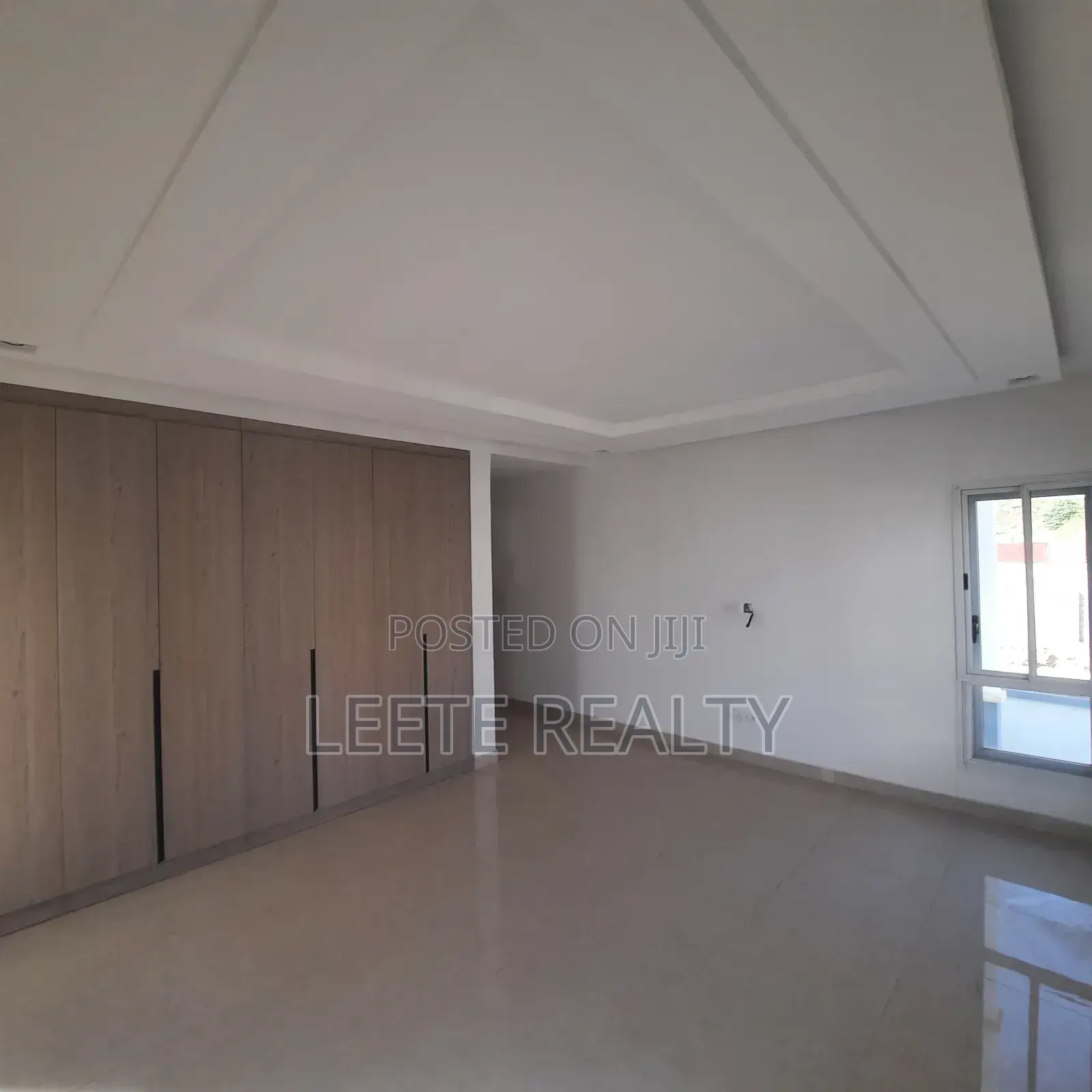 4bdrm Duplex in Palm Spring Estate, Maitama for sale