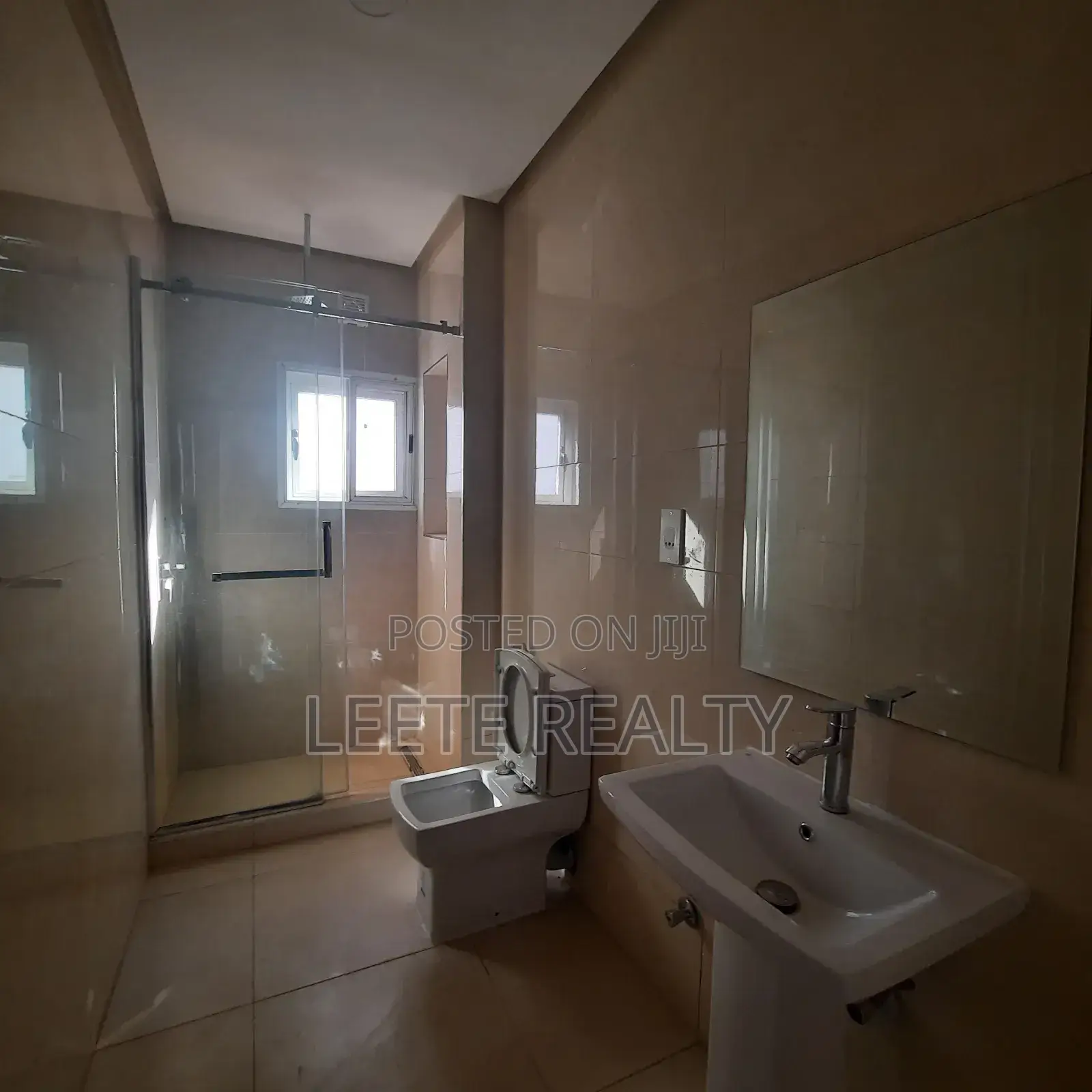 4bdrm Duplex in Palm Spring Estate, Maitama for sale