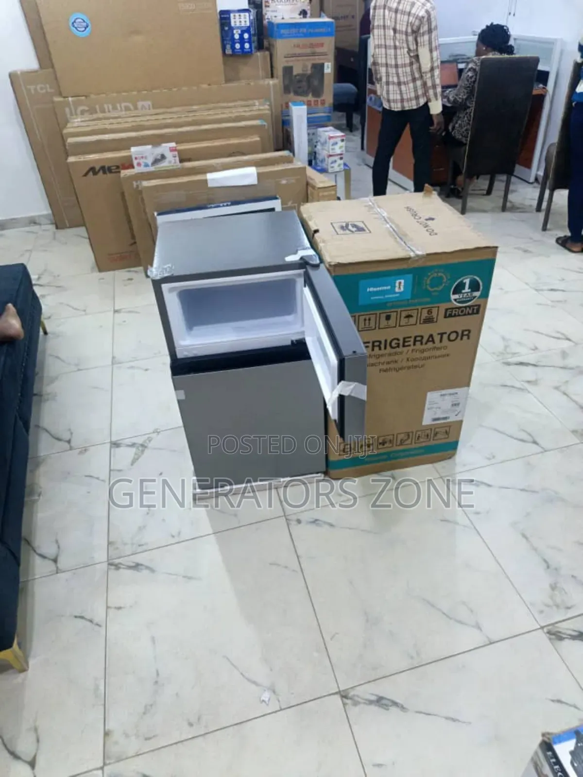 Double Door Design for Convenience
_Hisense 87l Mini Fridge