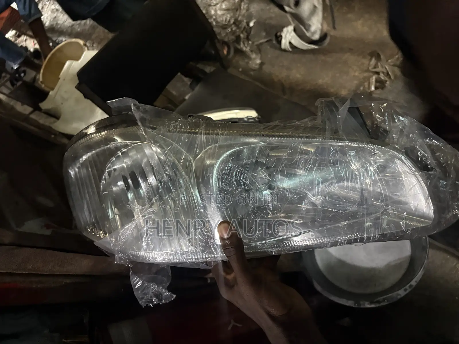 Set Headlights Maxima 2003