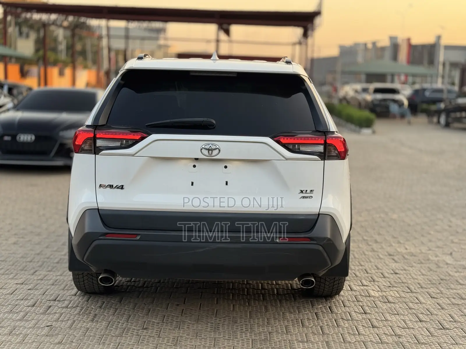 Toyota RAV4 XLE AWD 2020 White