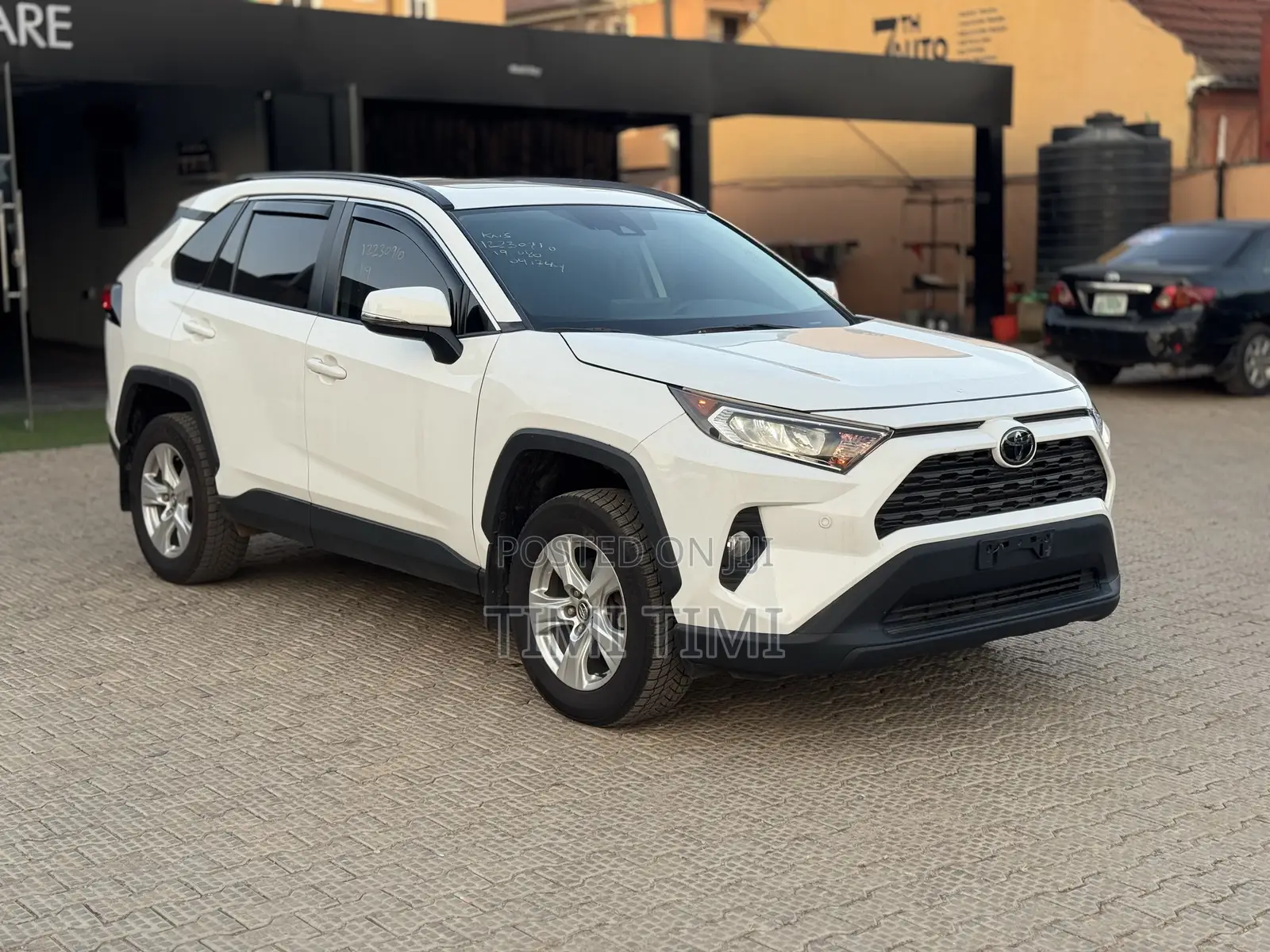 Toyota RAV4 XLE AWD 2020 White