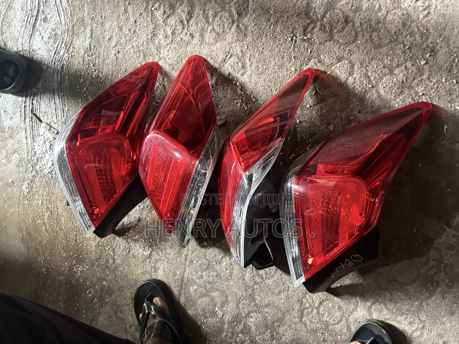Set Taillights for Available 2012