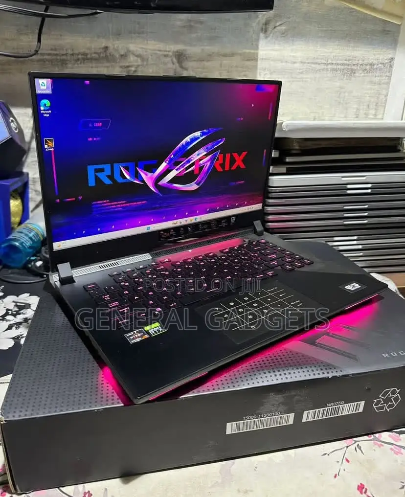 Laptop Asus ROG Strix SCAR 15 16GB AMD Ryzen 7 SSD 1T