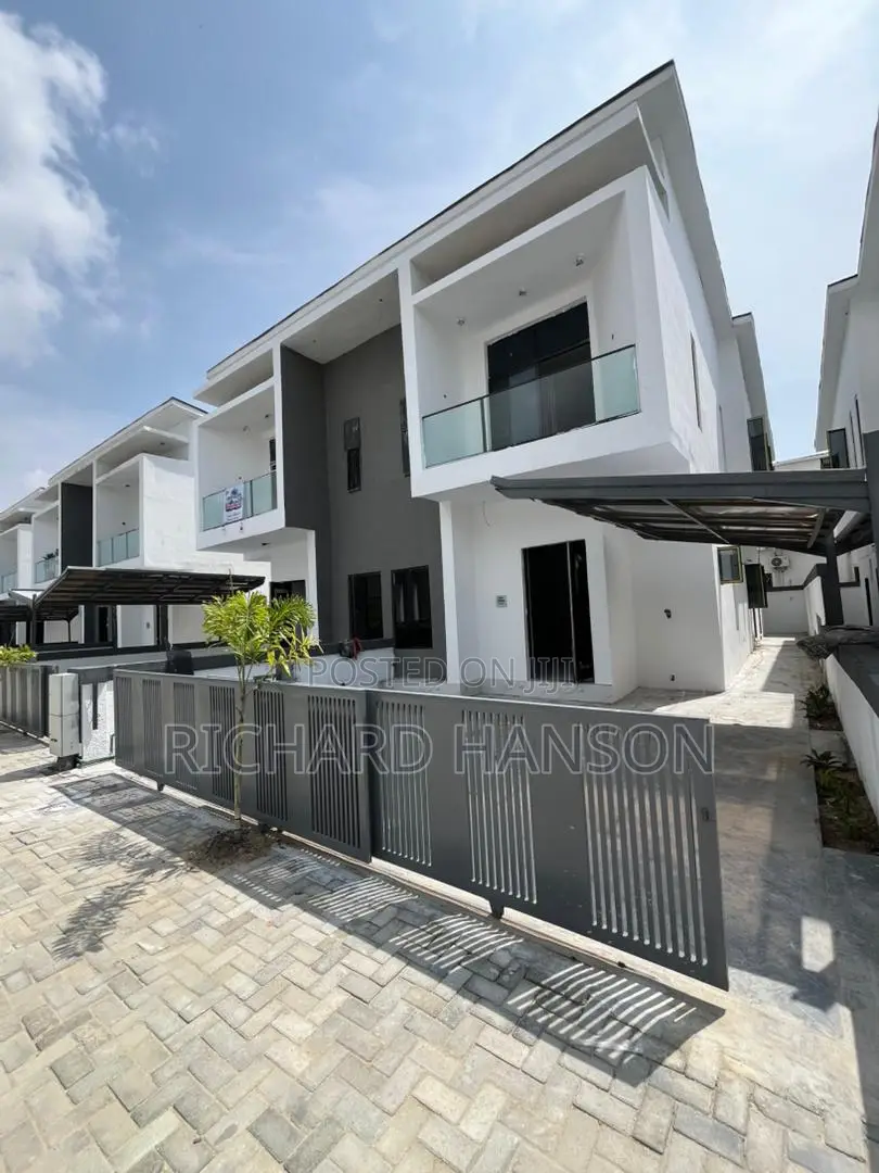 4bdrm Duplex in Lekki Phase 2 for sale