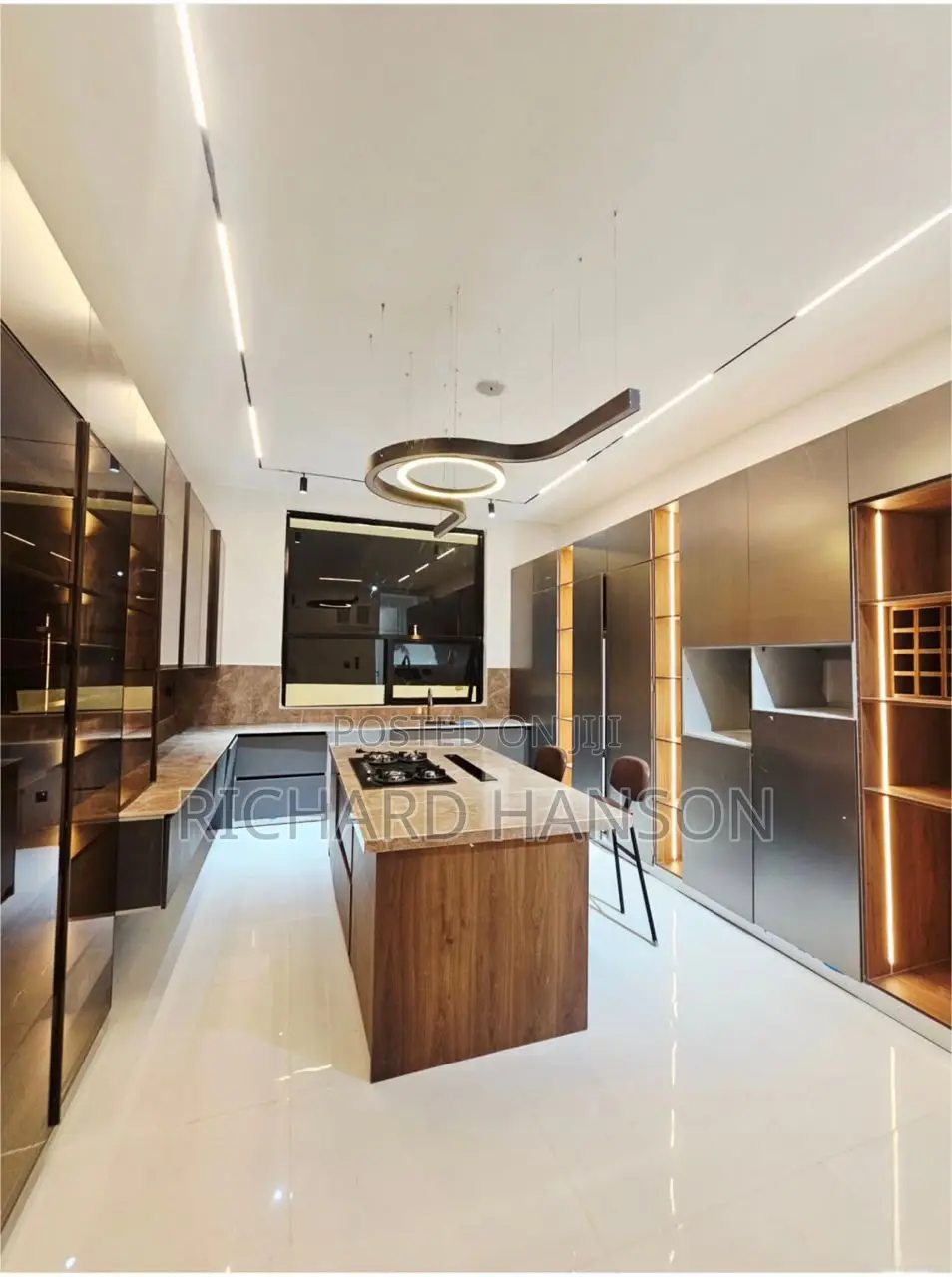 5bdrm Duplex in Lekki Phase 1 for sale