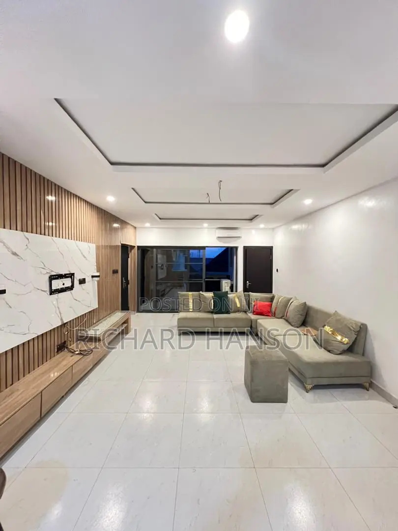 Furnished 2bdrm Apartment in Lekki Phase 1 for sale