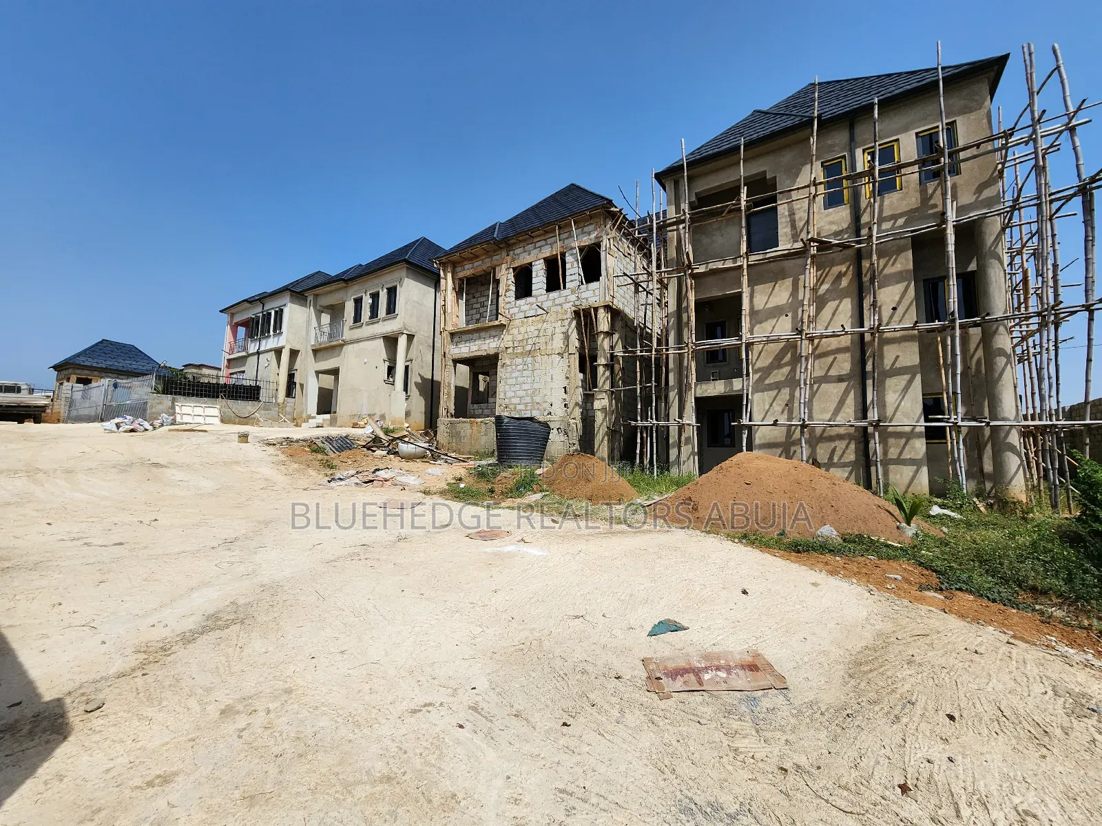 4bdrm Duplex in Lugbe District for sale