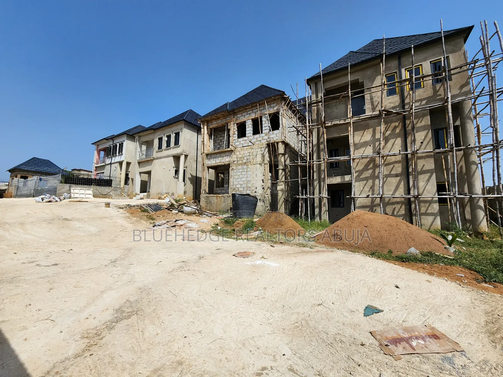 4bdrm Duplex in Lugbe District for sale